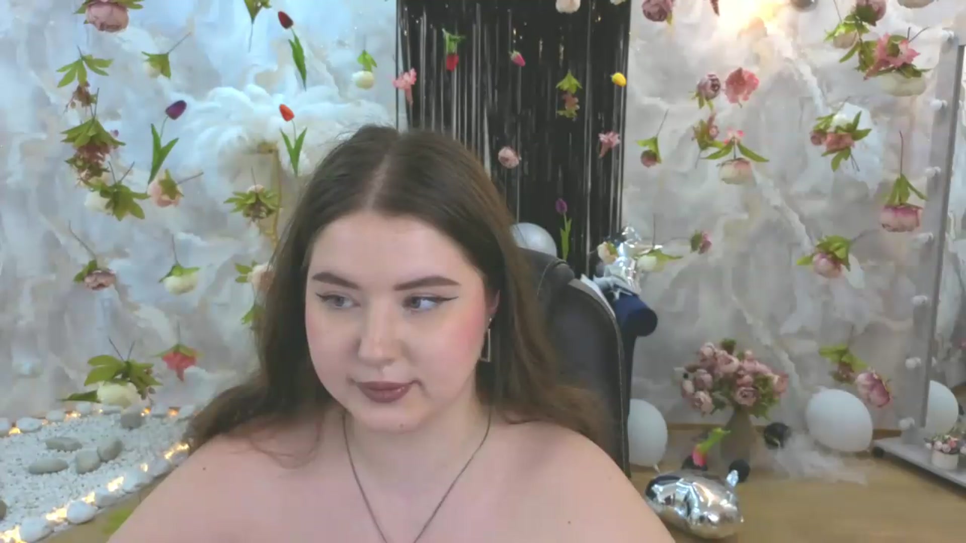 Gallery image thumbnail from EnigmaVeil's myfreecams stream on, 08/05/2026, 11:21 image 17 of 20