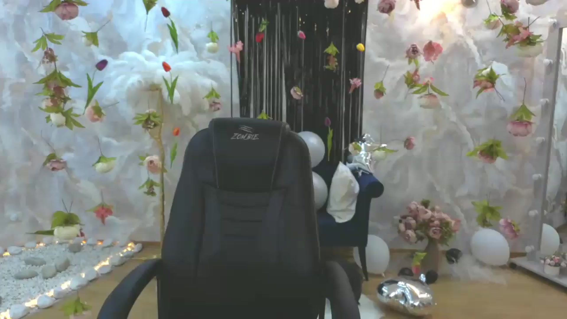 Gallery image thumbnail from EnigmaVeil's myfreecams stream on, 08/05/2026, 11:21 image 4 of 20