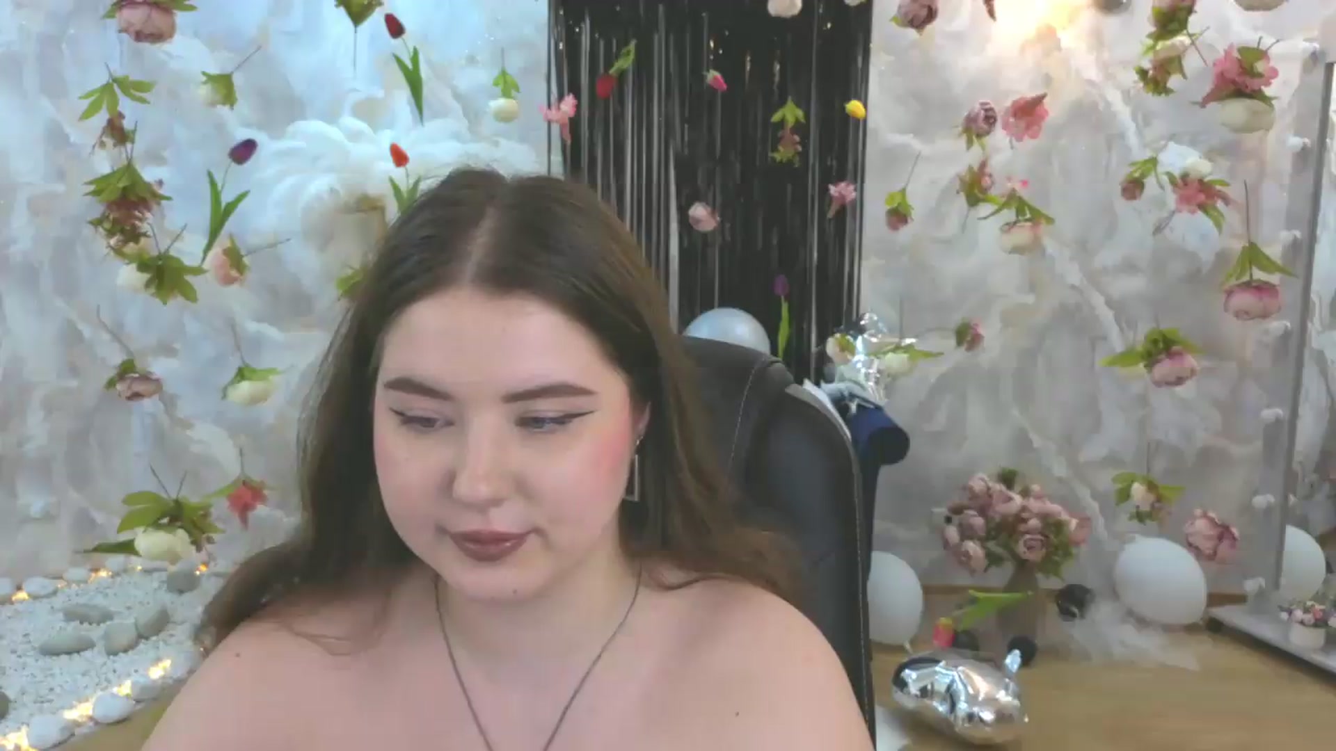 Gallery image thumbnail from EnigmaVeil's myfreecams stream on, 08/05/2026, 11:21 image 15 of 20
