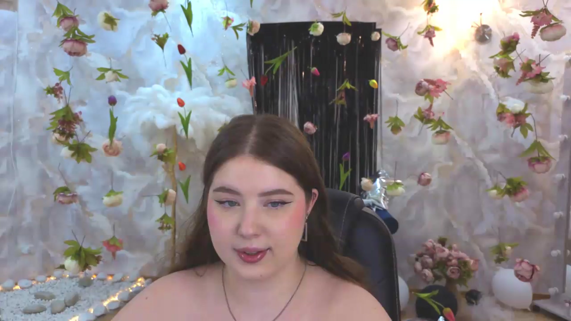 Gallery image thumbnail from EnigmaVeil's myfreecams stream on, 08/07/2026, 01:23 image 6 of 20