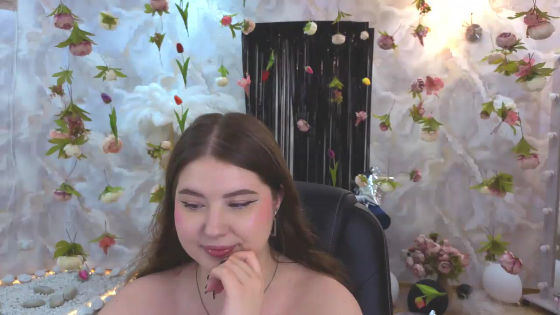 Gallery image thumbnail from EnigmaVeil's myfreecams stream on, 08/07/2026, 01:23 image 8 of 20