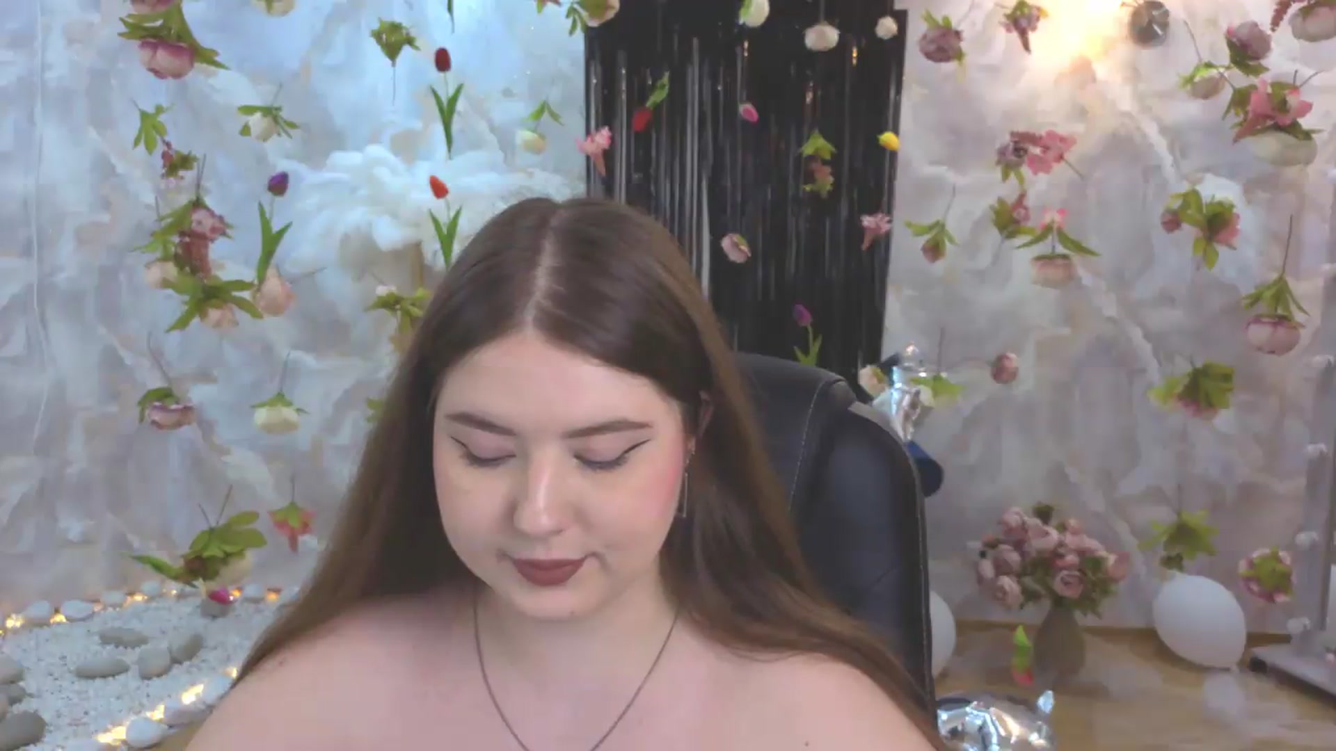 Gallery image thumbnail from EnigmaVeil's myfreecams stream on, 08/07/2026, 21:08 image 5 of 20