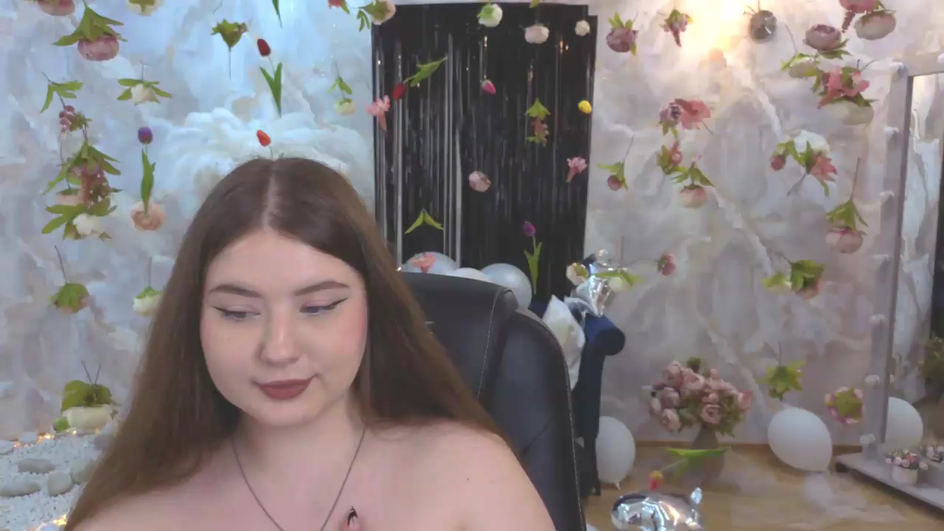 Gallery image thumbnail from EnigmaVeil's myfreecams stream on, 08/07/2026, 21:08 image 15 of 20