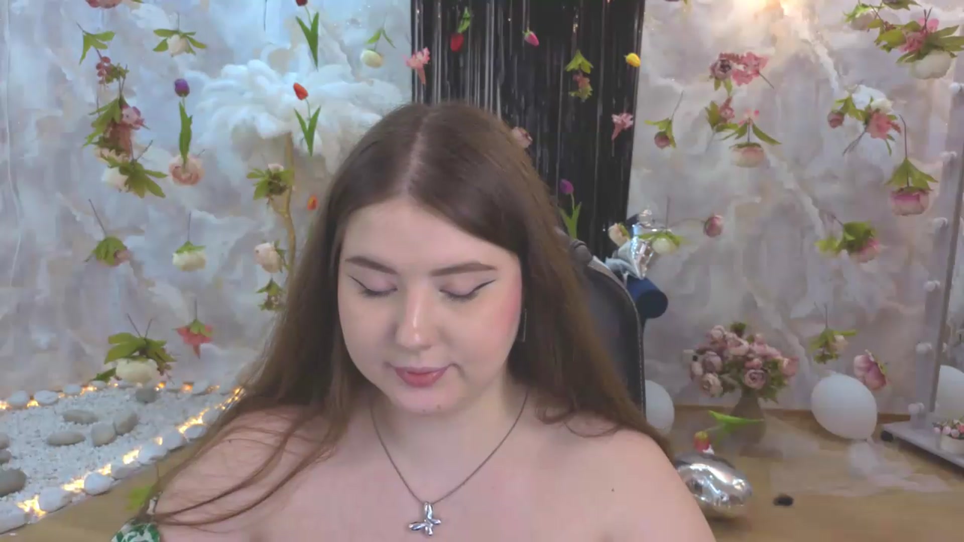 Gallery image thumbnail from EnigmaVeil's myfreecams stream on, 08/08/2026, 01:02 image 2 of 20