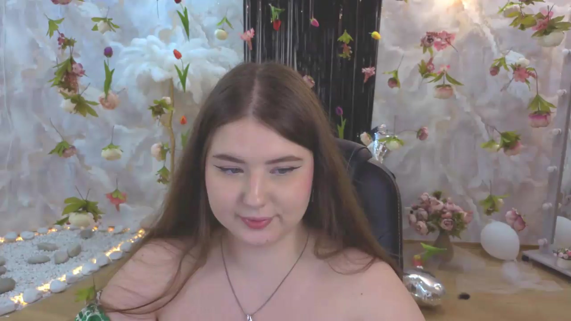 Gallery image thumbnail from EnigmaVeil's myfreecams stream on, 08/08/2026, 01:02 image 5 of 20