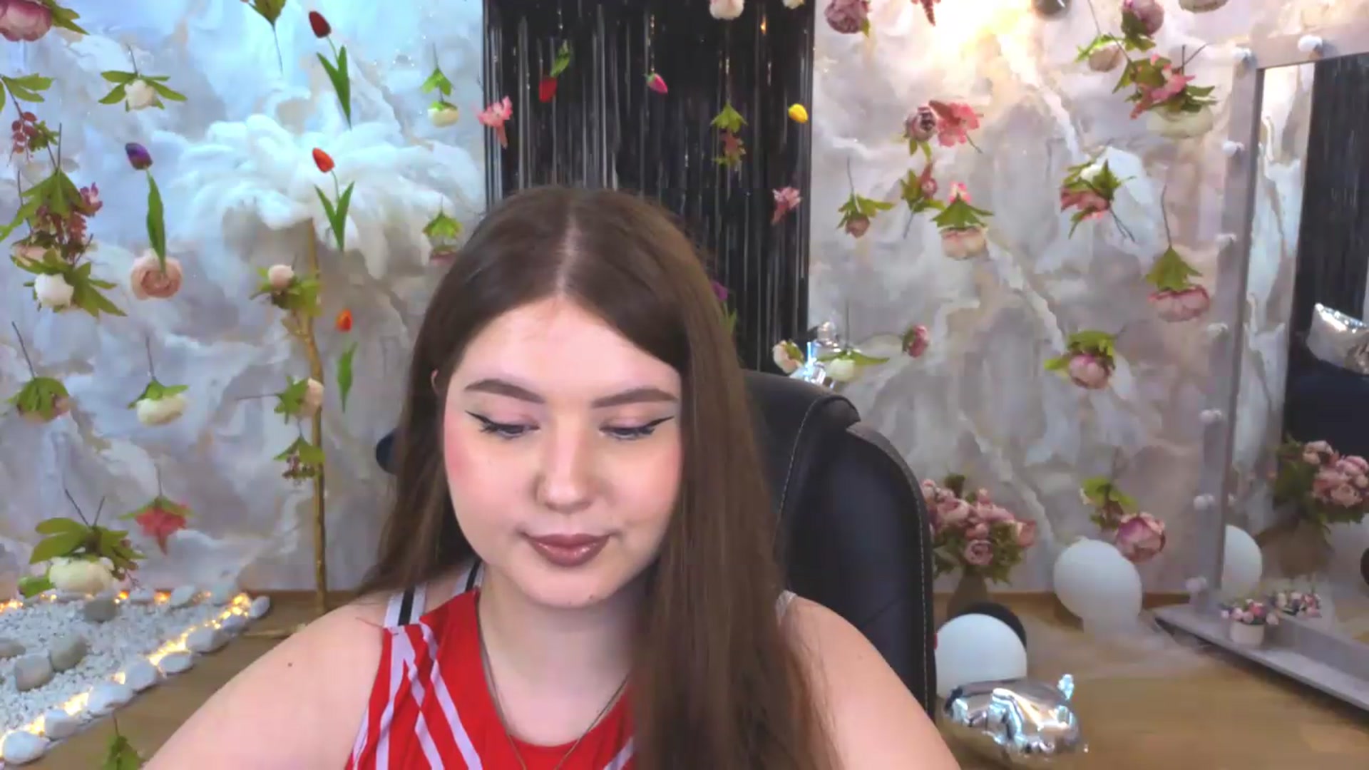 Gallery image thumbnail from EnigmaVeil's myfreecams stream on, 08/09/2026, 23:47 image 13 of 20