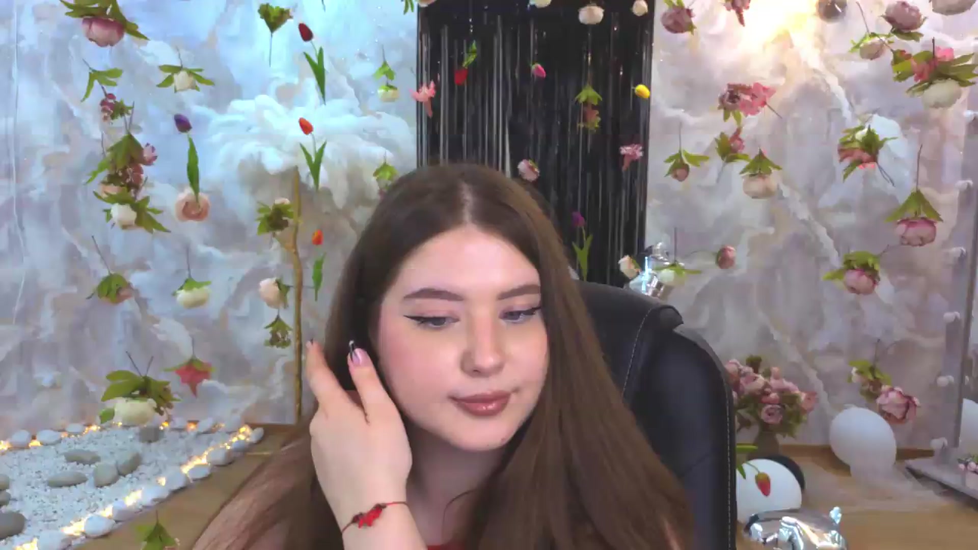 Gallery image thumbnail from EnigmaVeil's myfreecams stream on, 08/10/2026, 04:04 image 10 of 20
