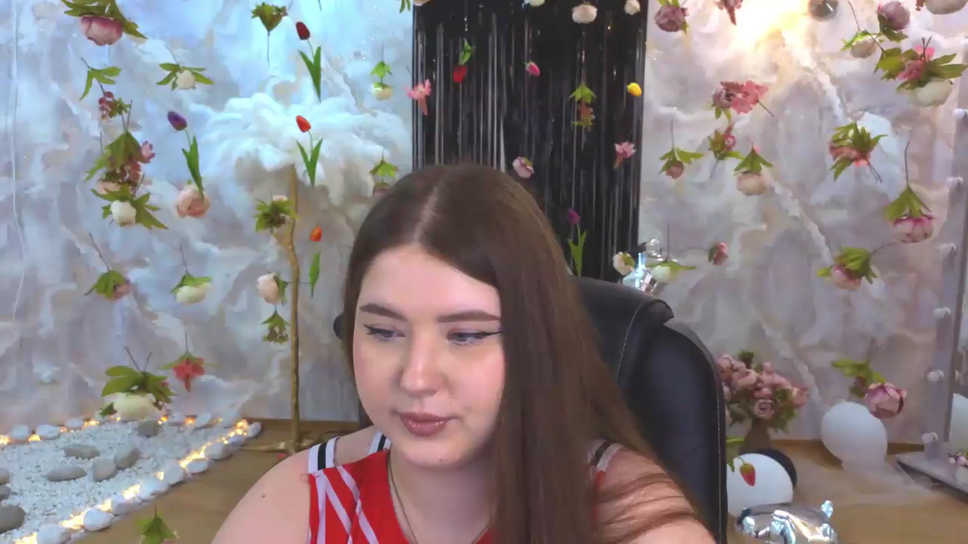 Gallery image thumbnail from EnigmaVeil's myfreecams stream on, 08/10/2026, 04:04 image 4 of 20