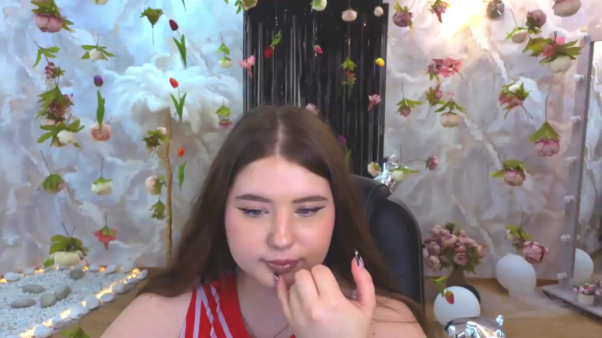 Gallery image thumbnail from EnigmaVeil's myfreecams stream on, 08/10/2026, 04:37 image 3 of 20