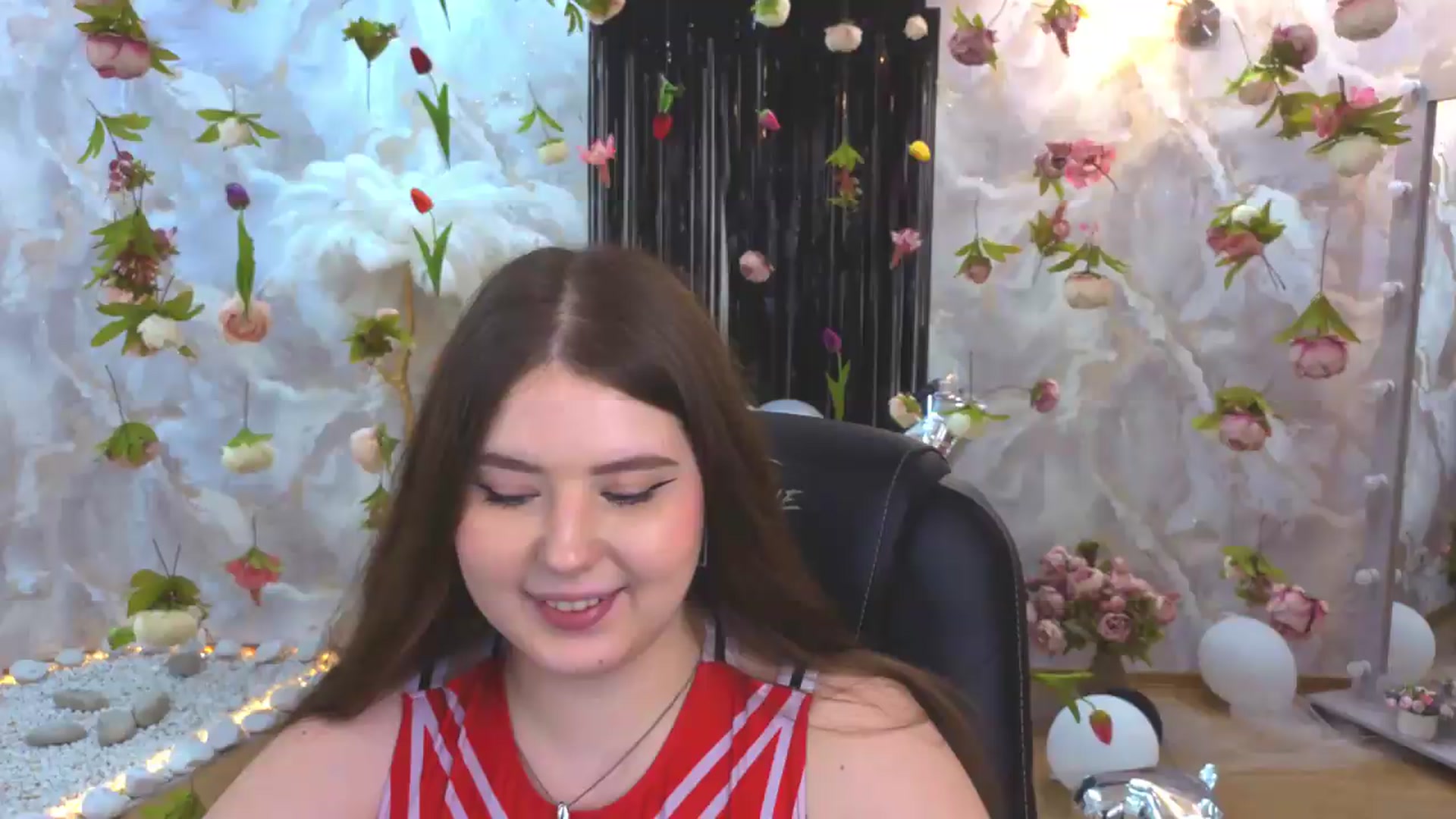 Gallery image thumbnail from EnigmaVeil's myfreecams stream on, 08/10/2026, 04:37 image 1 of 20