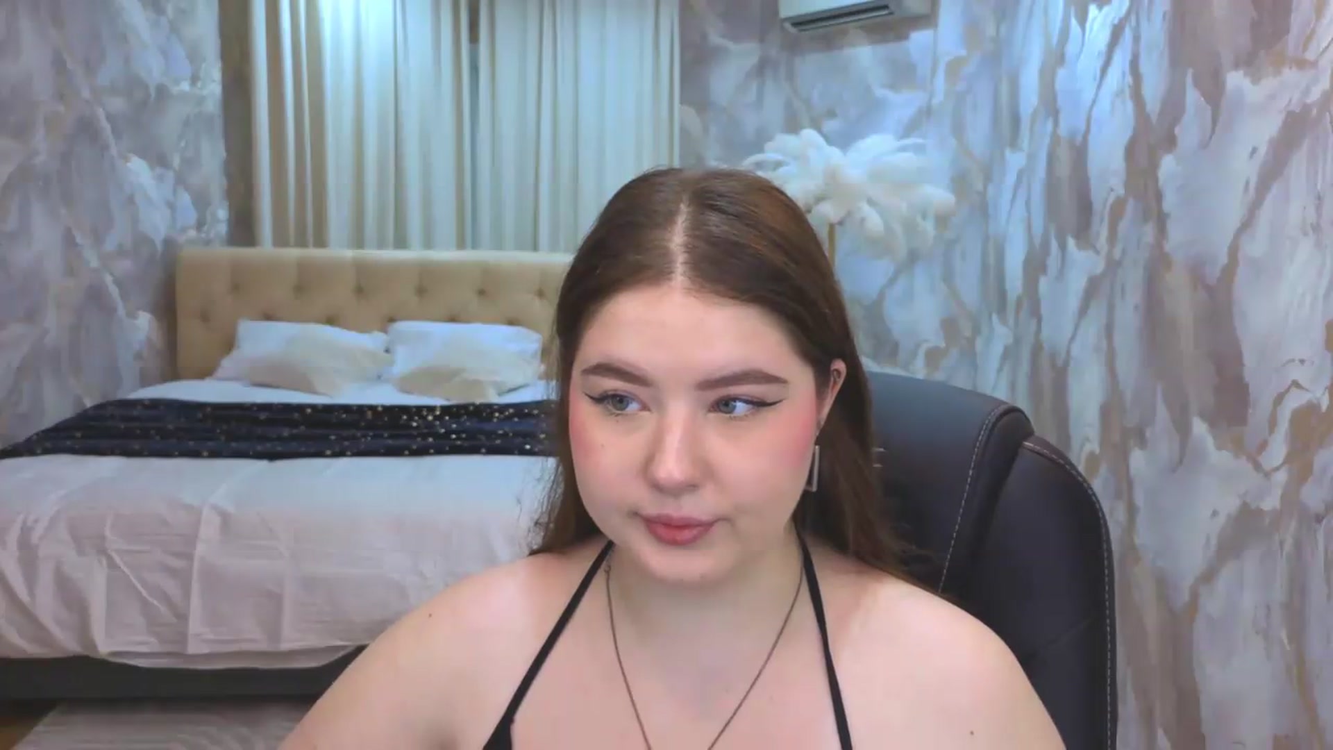 Gallery image thumbnail from EnigmaVeil's myfreecams stream on, 08/12/2026, 03:39 image 9 of 20