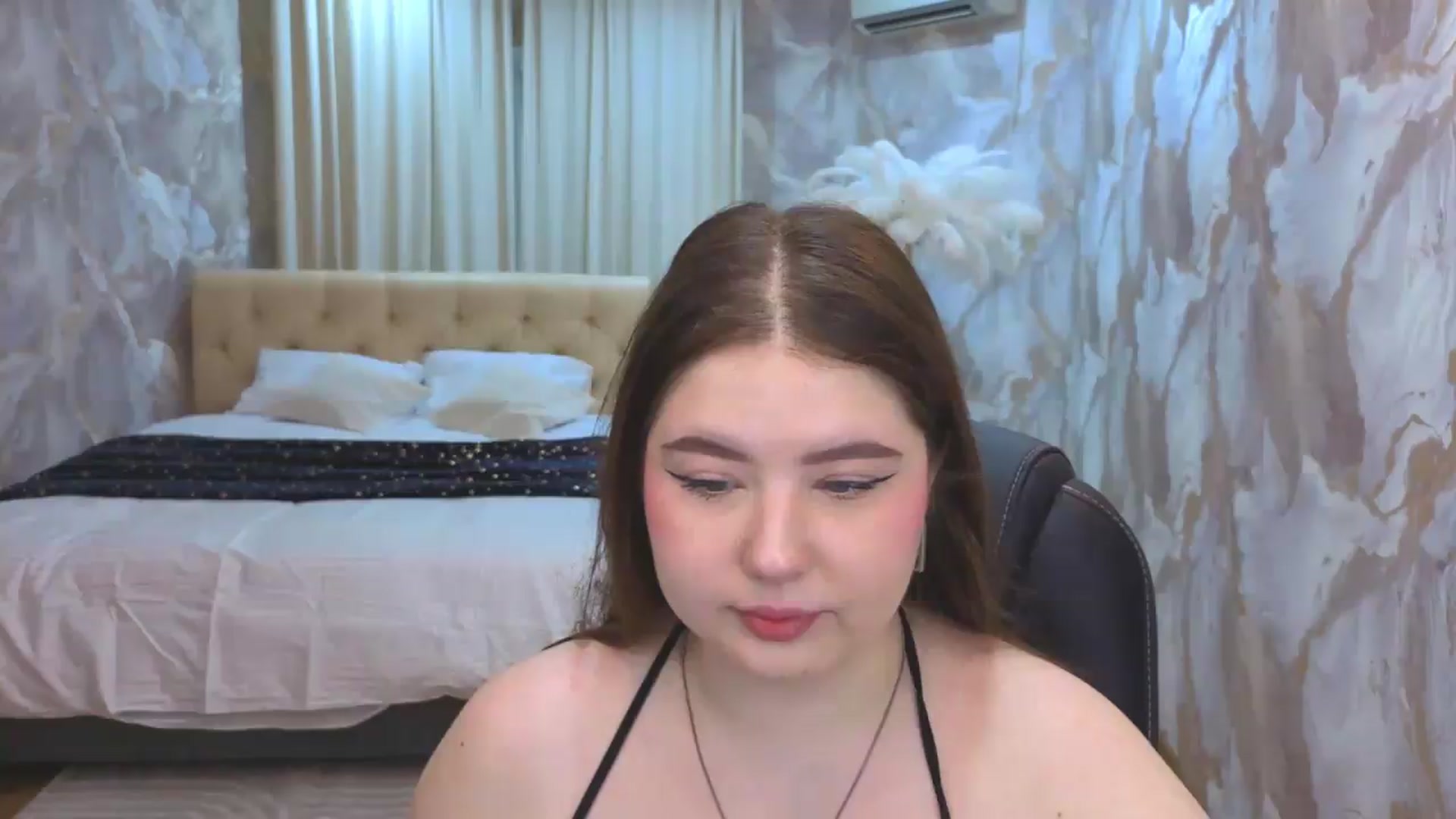 Gallery image thumbnail from EnigmaVeil's myfreecams stream on, 08/12/2026, 03:39 image 2 of 20