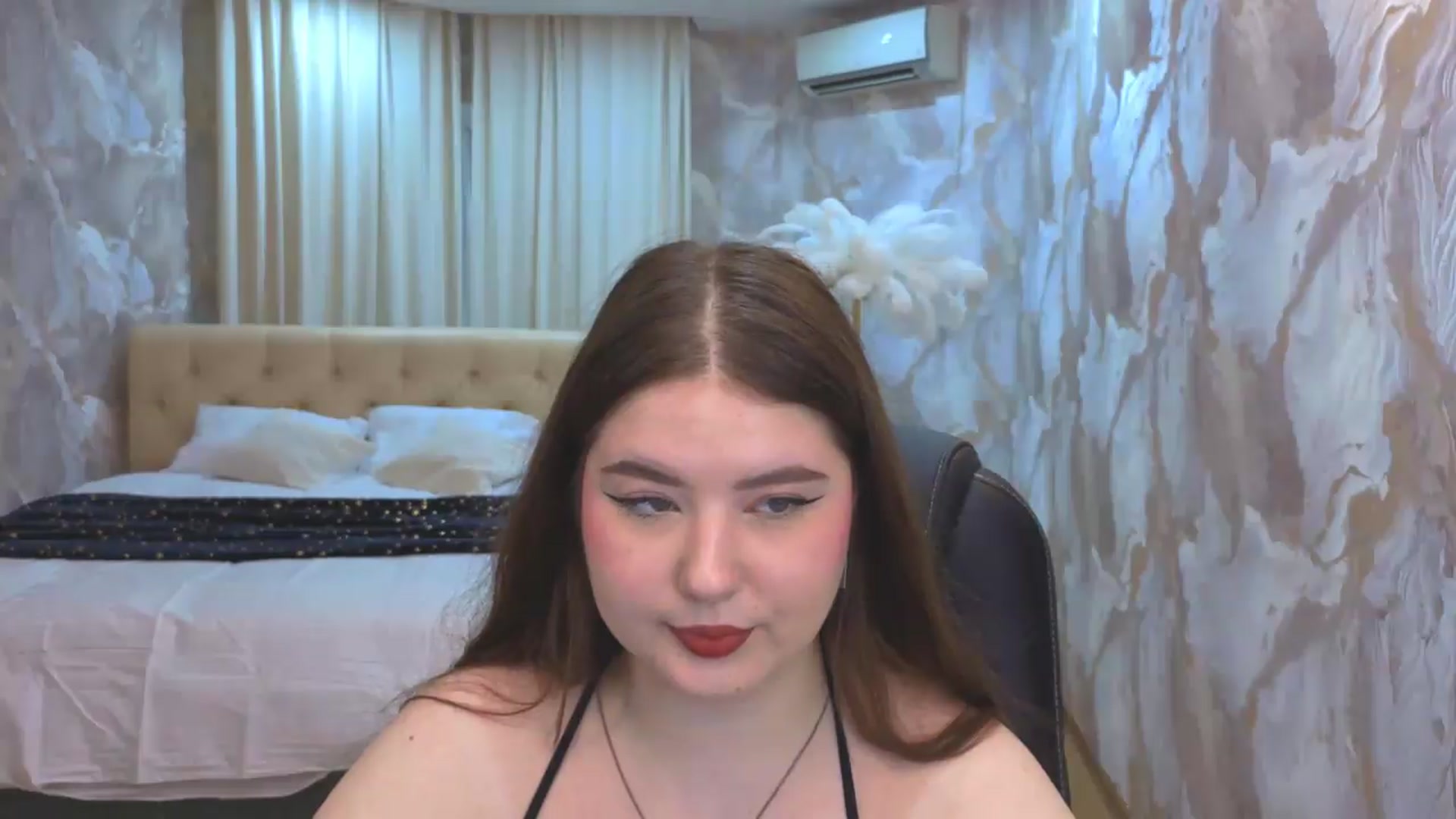 Gallery image thumbnail from EnigmaVeil's myfreecams stream on, 08/12/2026, 04:37 image 18 of 20