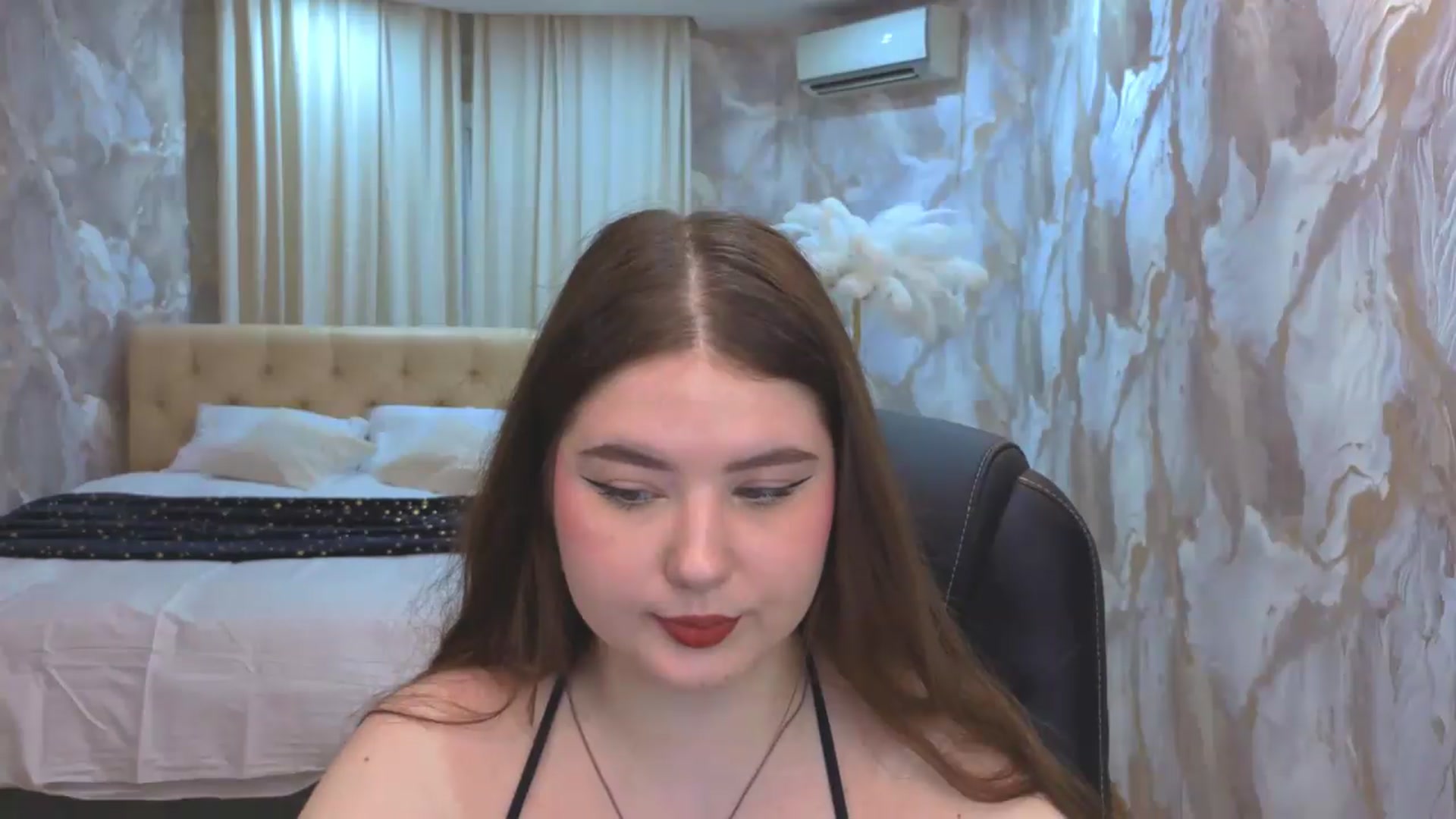 Gallery image thumbnail from EnigmaVeil's myfreecams stream on, 08/12/2026, 04:37 image 15 of 20