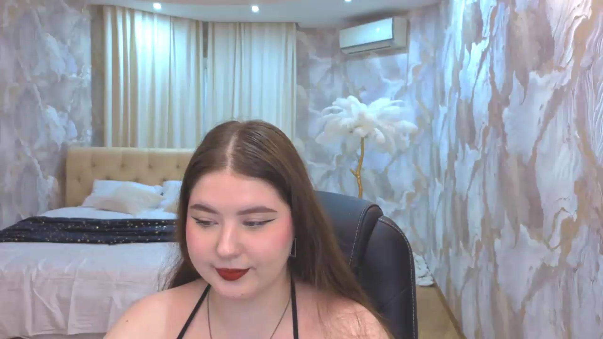 Gallery image thumbnail from EnigmaVeil's myfreecams stream on, 08/12/2026, 07:46 image 2 of 20