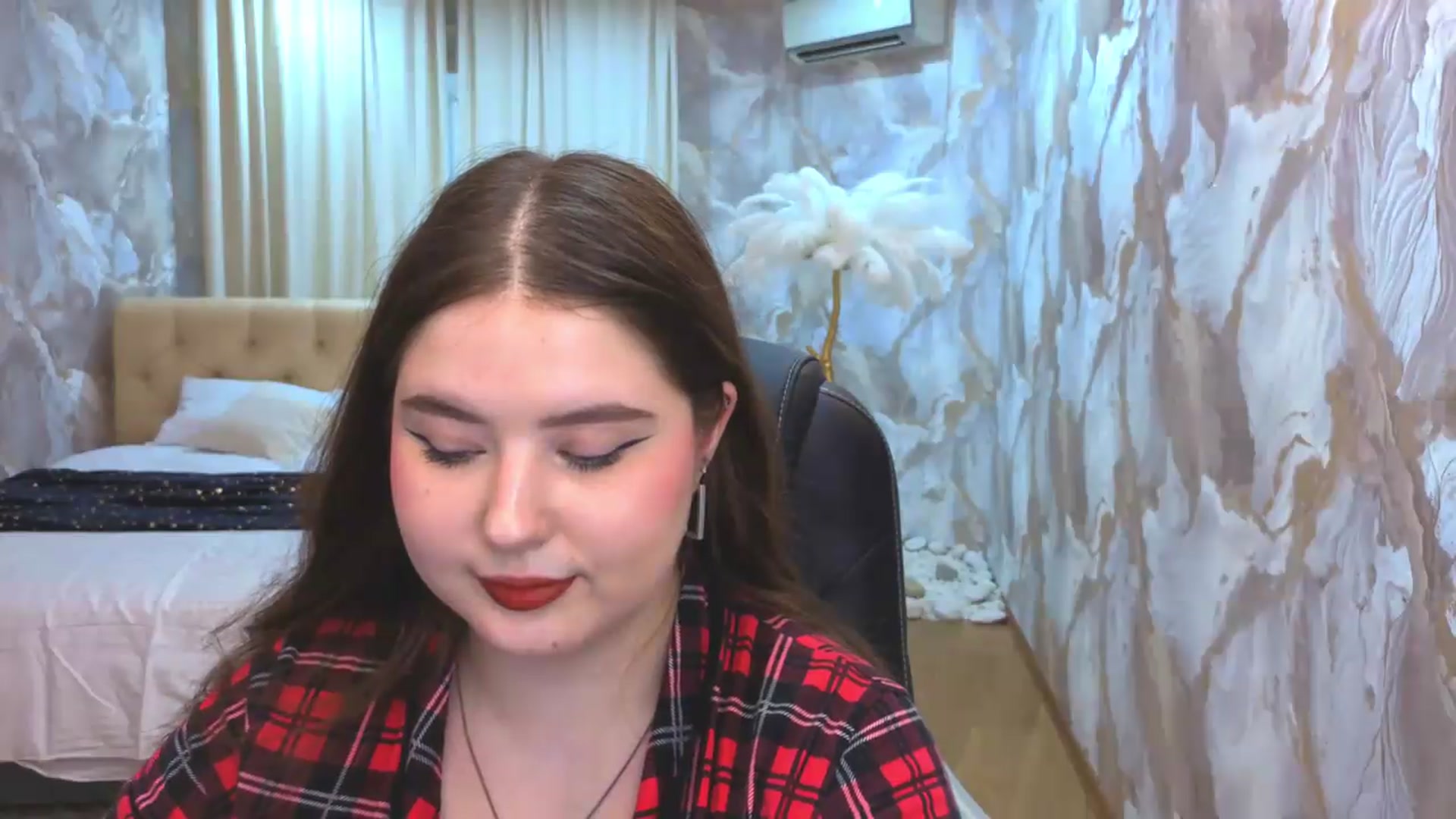 Gallery image thumbnail from EnigmaVeil's myfreecams stream on, 08/12/2026, 10:19 image 19 of 20