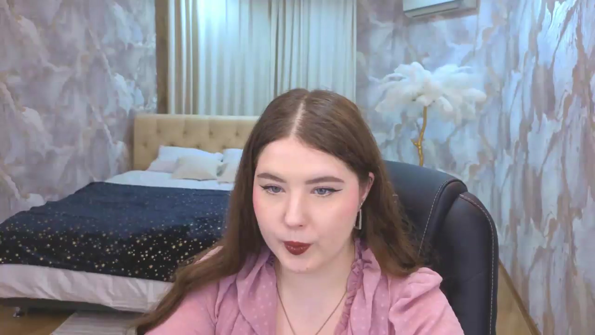 Gallery image thumbnail from EnigmaVeil's myfreecams stream on, 08/14/2026, 21:02 image 13 of 20