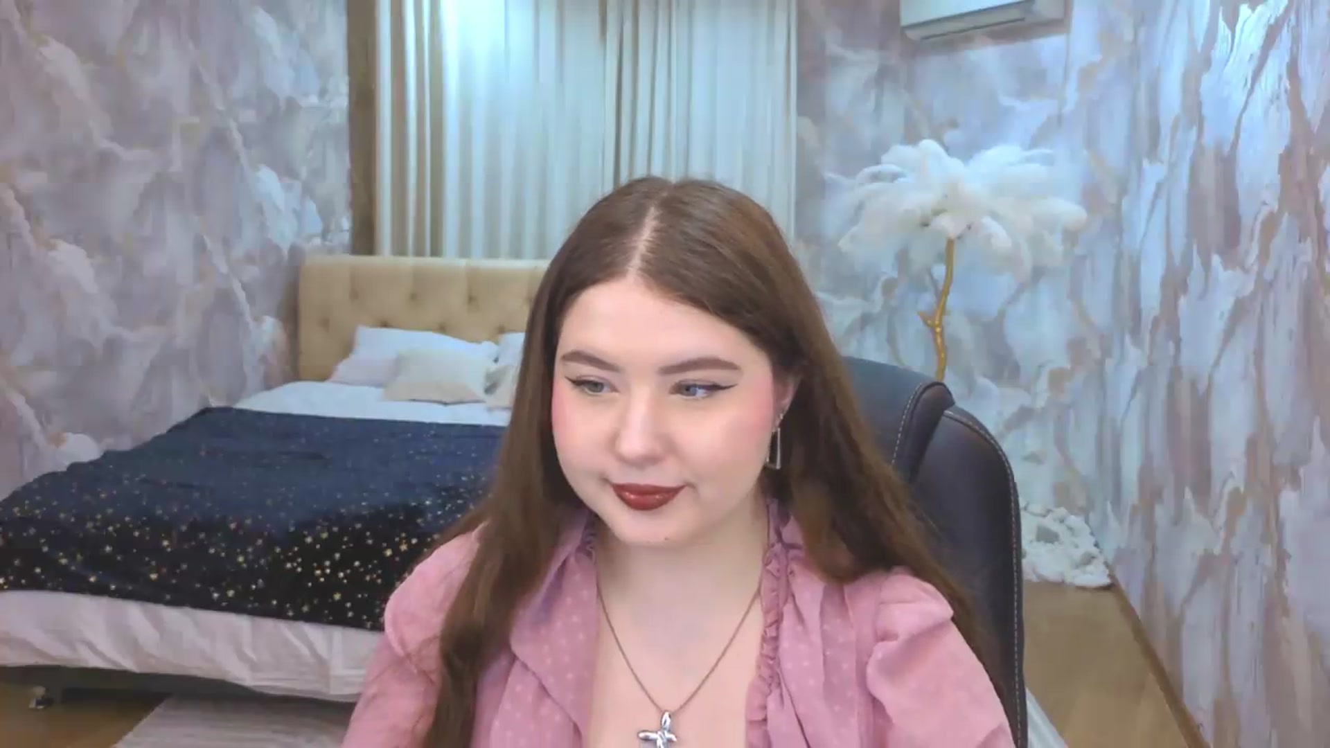 Gallery image thumbnail from EnigmaVeil's myfreecams stream on, 08/14/2026, 21:02 image 18 of 20