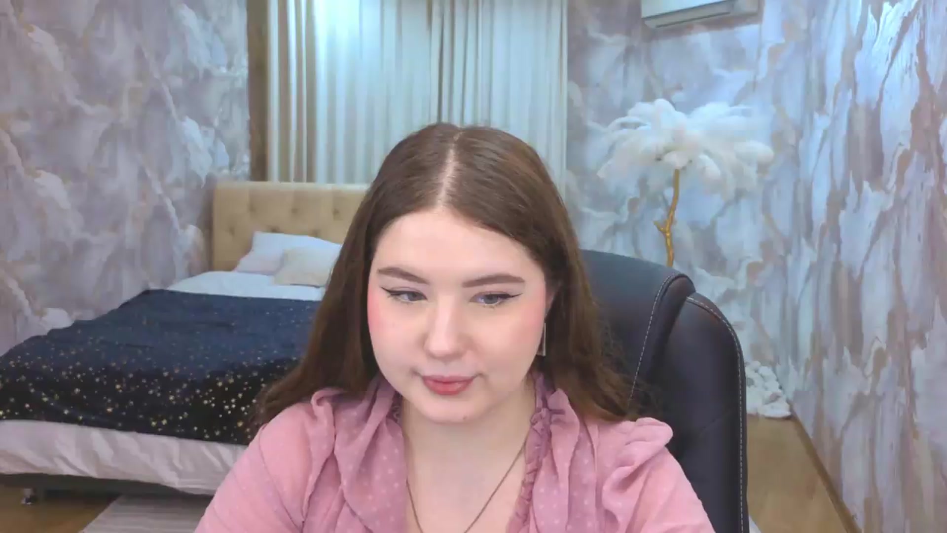 Gallery image thumbnail from EnigmaVeil's myfreecams stream on, 08/14/2026, 21:02 image 9 of 20