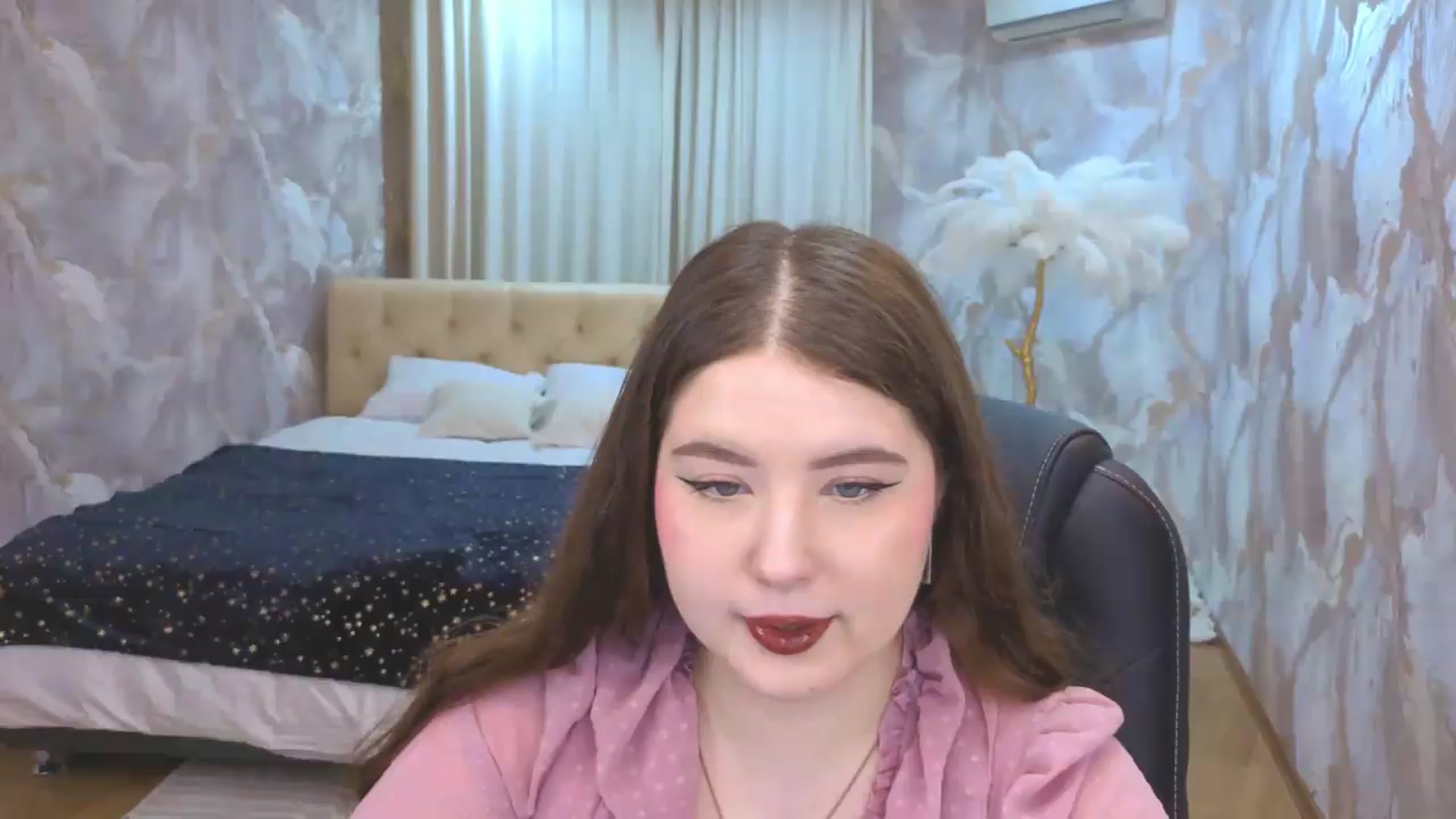 Gallery image thumbnail from EnigmaVeil's myfreecams stream on, 08/14/2026, 21:02 image 12 of 20