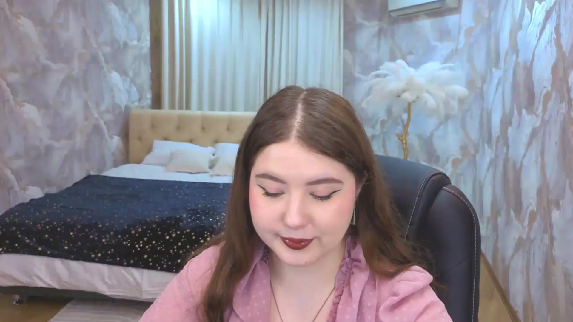 Gallery image thumbnail from EnigmaVeil's myfreecams stream on, 08/14/2026, 21:02 image 16 of 20