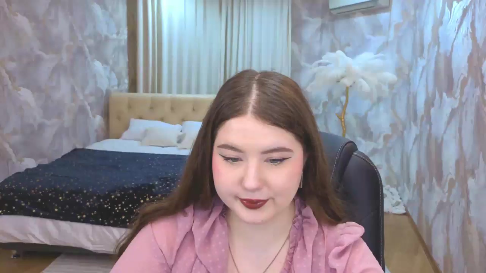 Gallery image thumbnail from EnigmaVeil's myfreecams stream on, 08/14/2026, 21:02 image 11 of 20