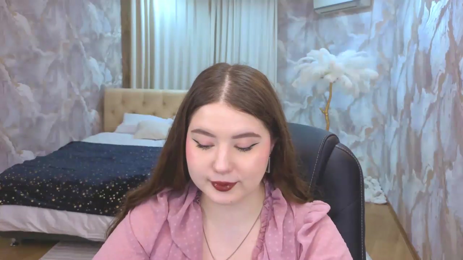 Gallery image thumbnail from EnigmaVeil's myfreecams stream on, 08/14/2026, 21:02 image 10 of 20