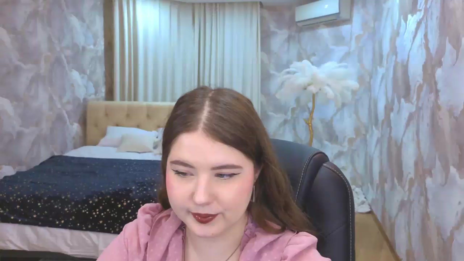 Gallery image thumbnail from EnigmaVeil's myfreecams stream on, 08/14/2026, 22:23 image 12 of 20