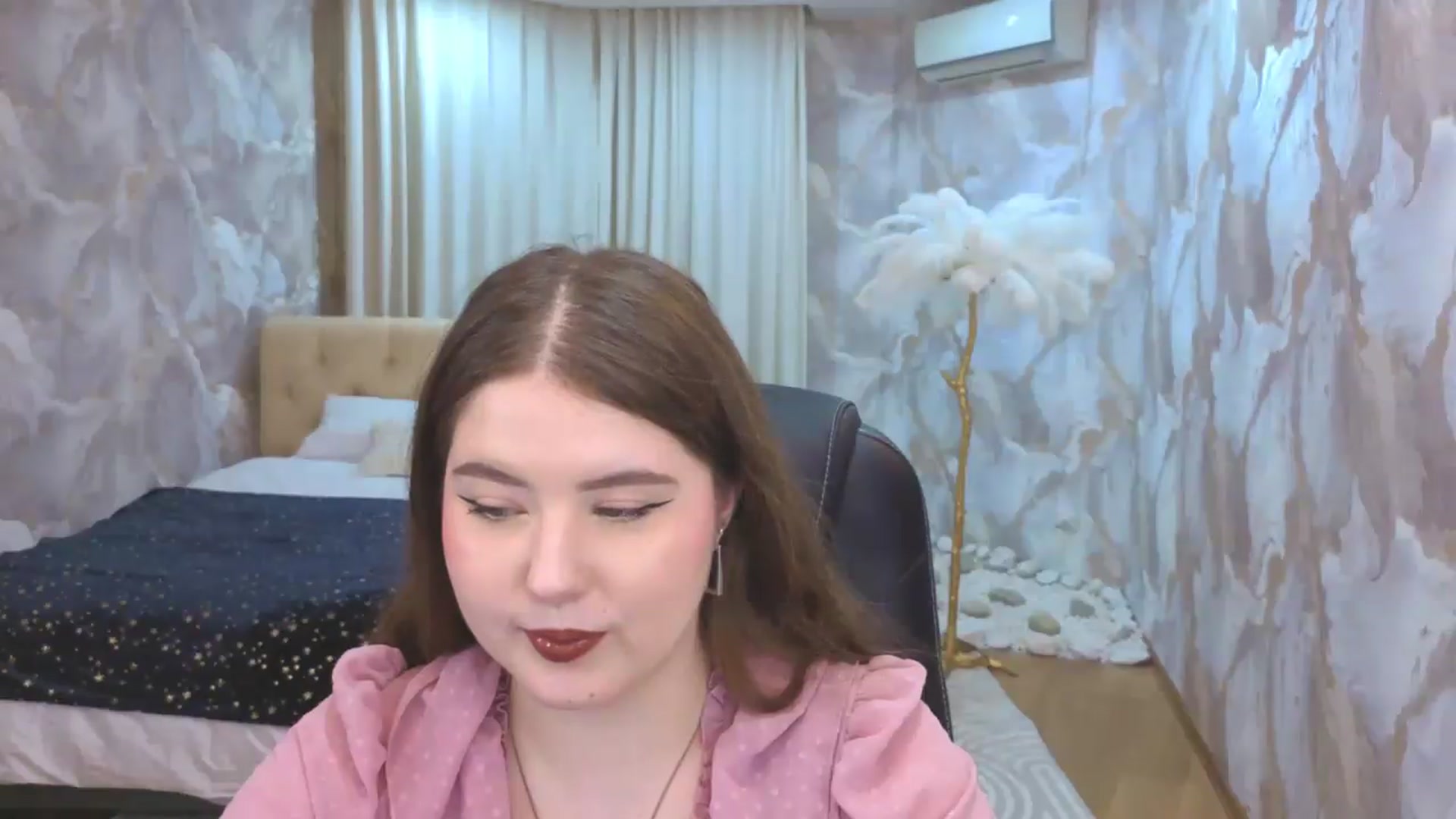 Gallery image thumbnail from EnigmaVeil's myfreecams stream on, 08/14/2026, 22:23 image 18 of 20