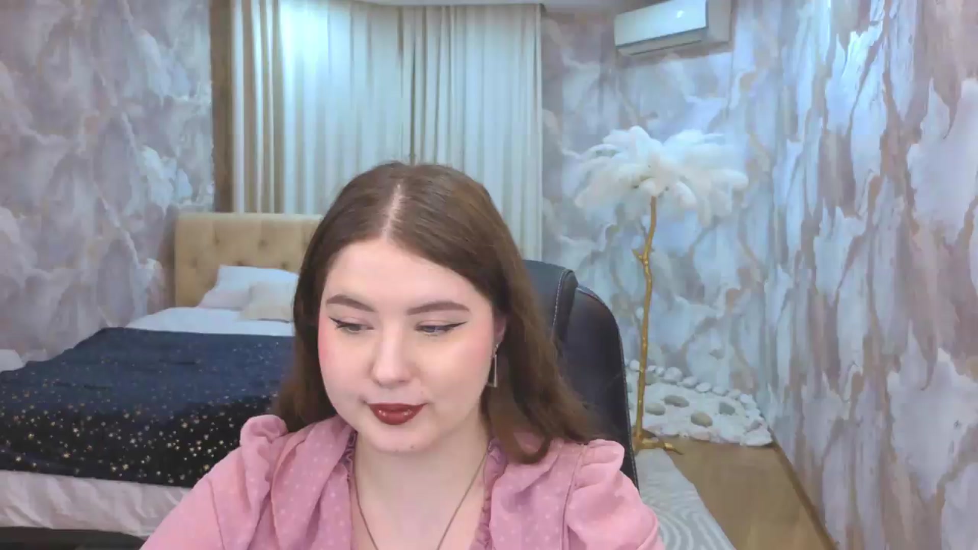 Gallery image thumbnail from EnigmaVeil's myfreecams stream on, 08/14/2026, 22:23 image 15 of 20