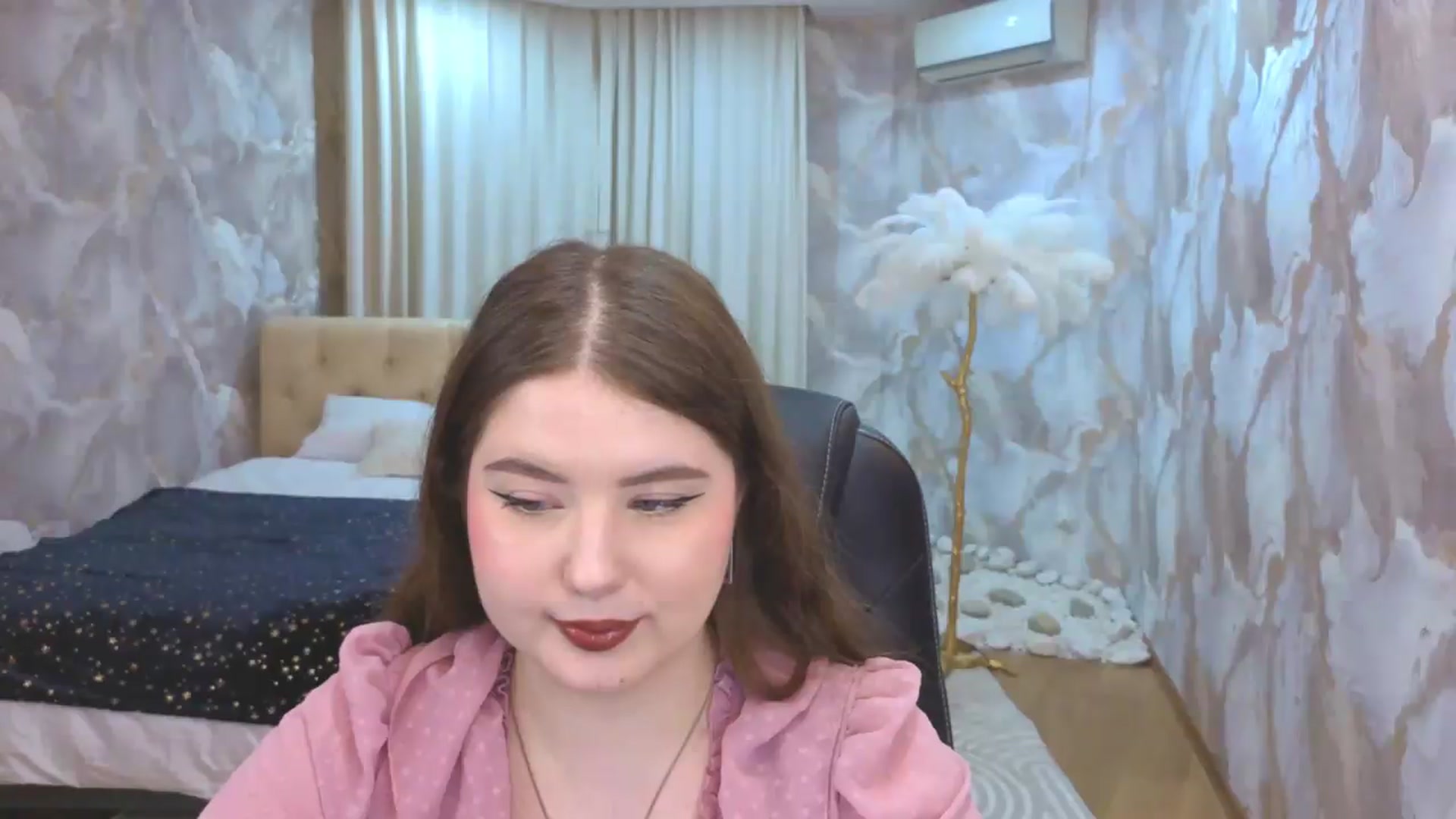 Gallery image thumbnail from EnigmaVeil's myfreecams stream on, 08/14/2026, 22:23 image 16 of 20