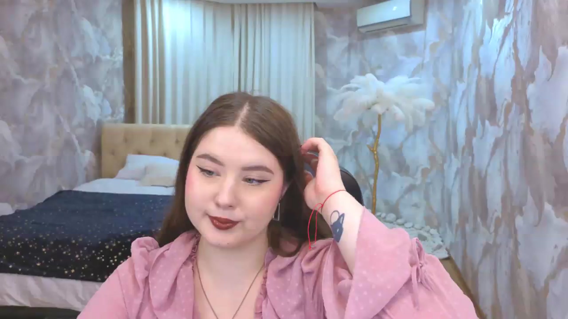 Gallery image thumbnail from EnigmaVeil's myfreecams stream on, 08/14/2026, 22:23 image 19 of 20