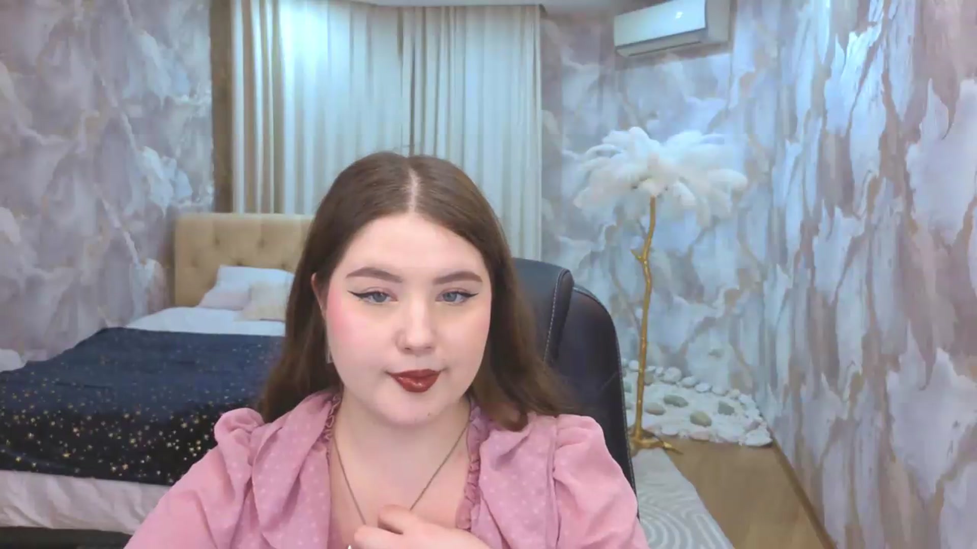 Gallery image thumbnail from EnigmaVeil's myfreecams stream on, 08/14/2026, 22:23 image 14 of 20