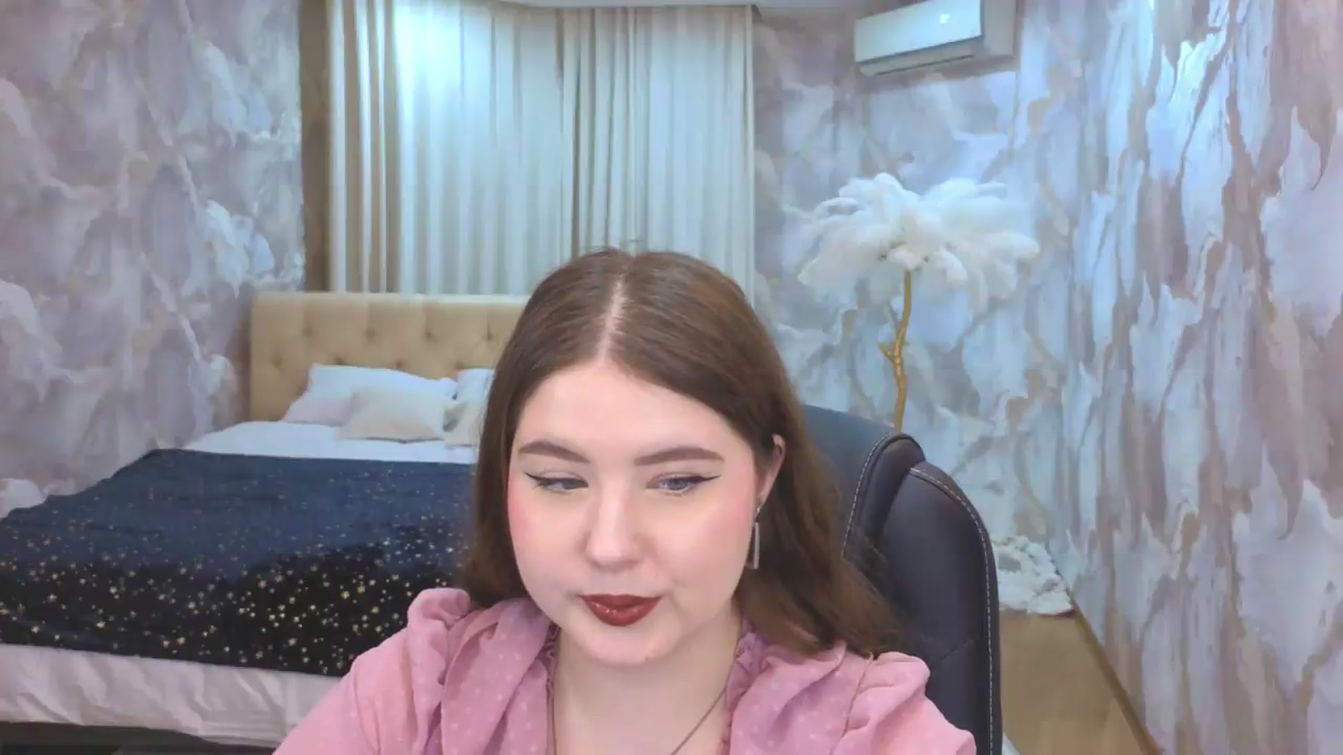 Gallery image thumbnail from EnigmaVeil's myfreecams stream on, 08/14/2026, 22:23 image 7 of 20