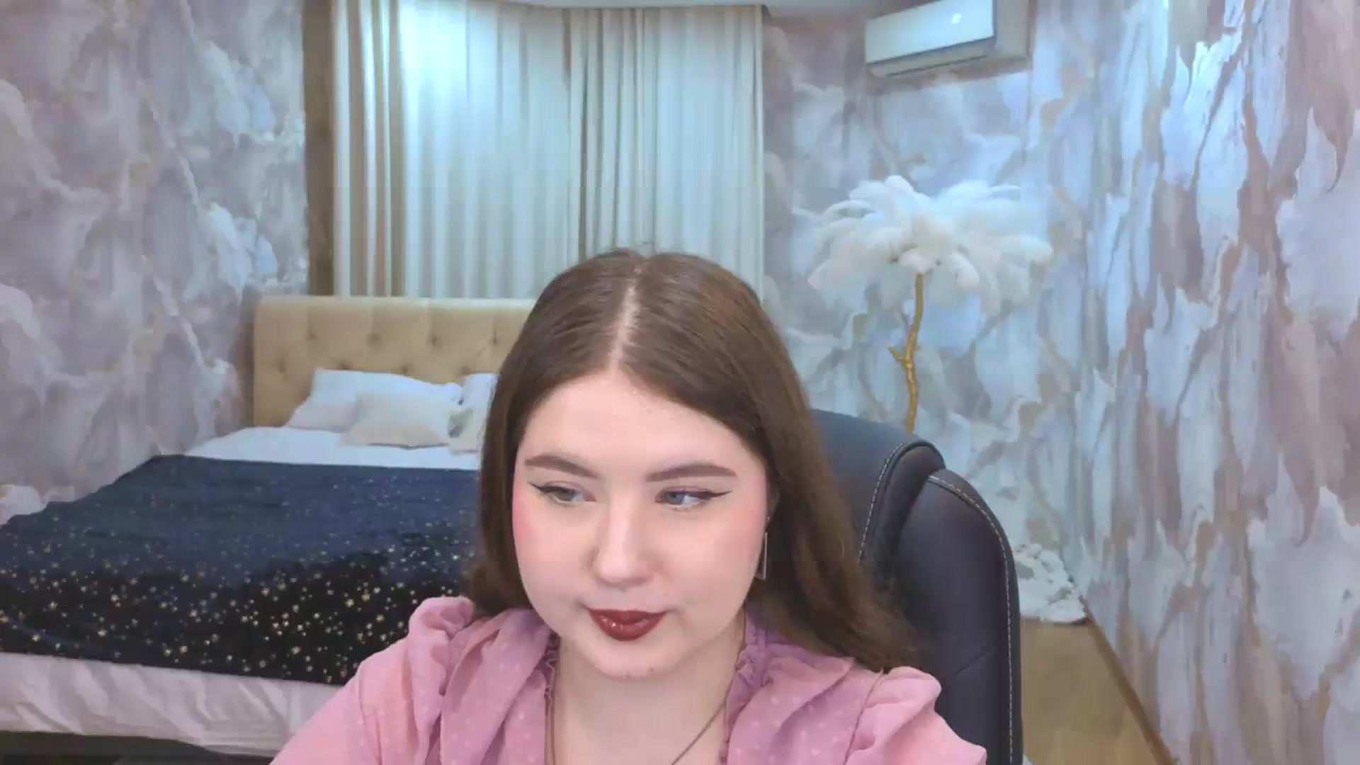 Gallery image thumbnail from EnigmaVeil's myfreecams stream on, 08/14/2026, 22:23 image 1 of 20