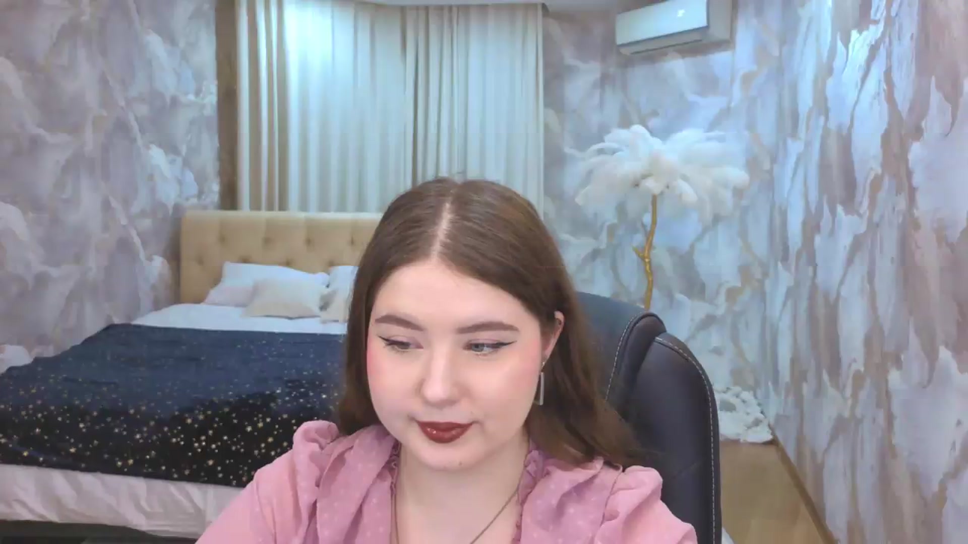 Gallery image thumbnail from EnigmaVeil's myfreecams stream on, 08/14/2026, 22:23 image 6 of 20