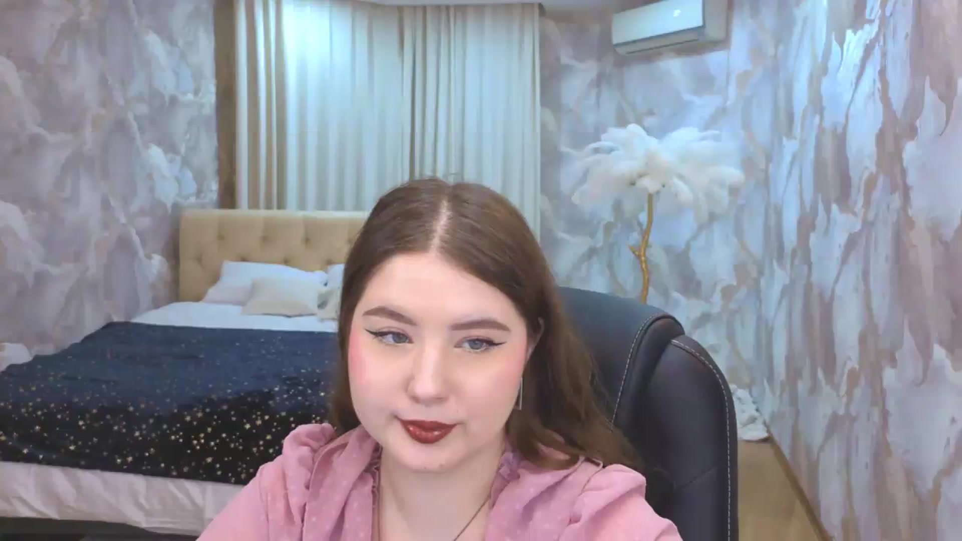 Gallery image thumbnail from EnigmaVeil's myfreecams stream on, 08/14/2026, 22:23 image 10 of 20