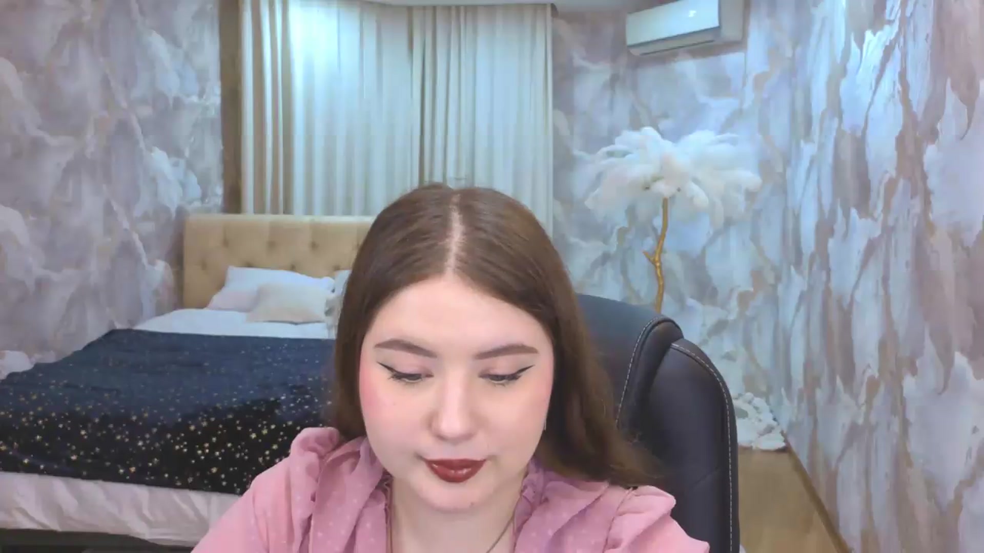 Gallery image thumbnail from EnigmaVeil's myfreecams stream on, 08/14/2026, 22:23 image 4 of 20