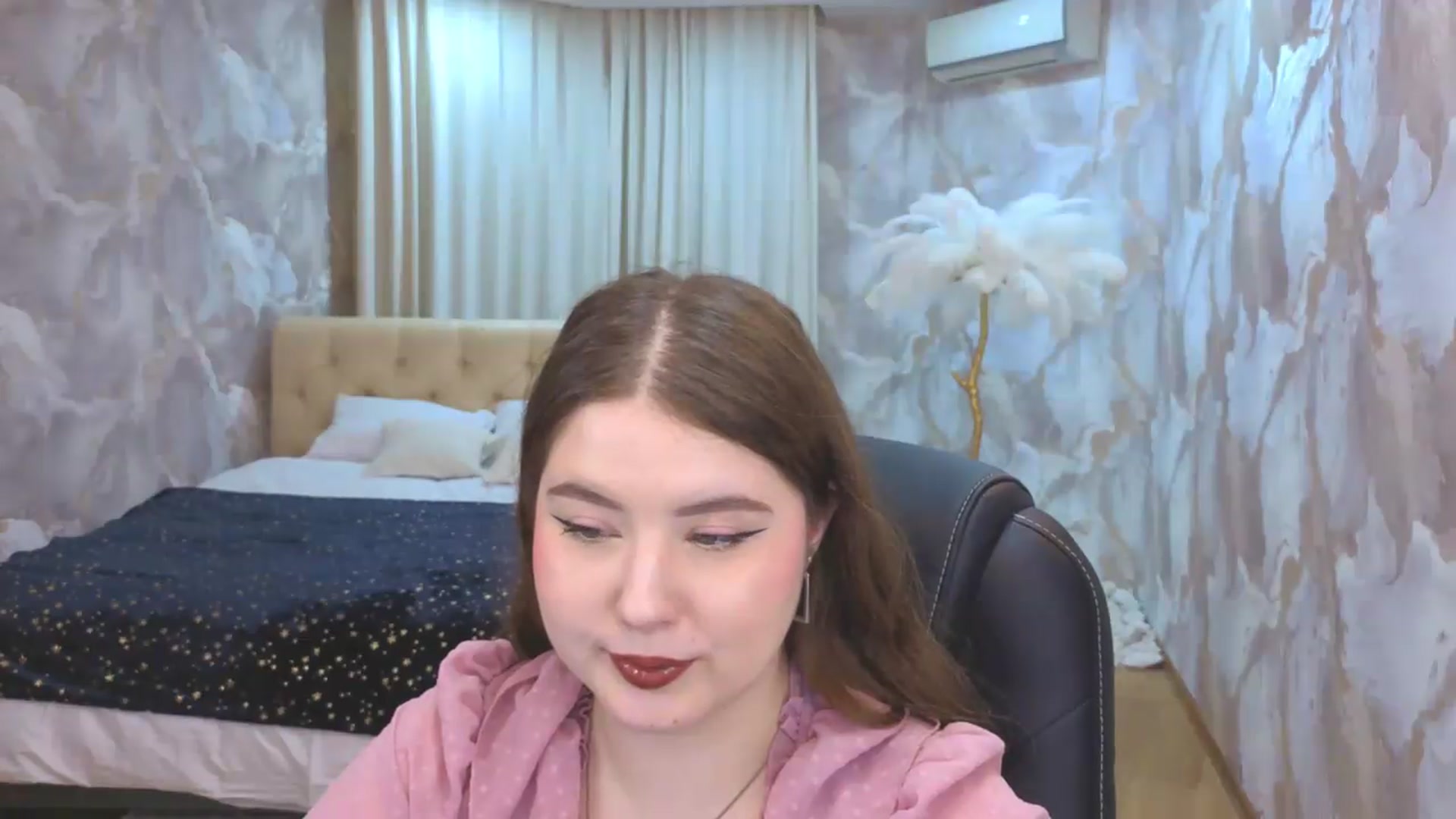 Gallery image thumbnail from EnigmaVeil's myfreecams stream on, 08/14/2026, 22:23 image 11 of 20
