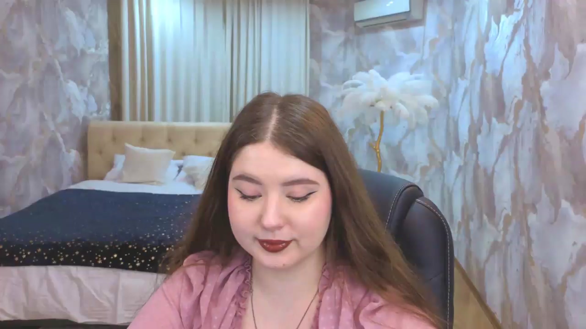 Gallery image thumbnail from EnigmaVeil's myfreecams stream on, 08/15/2026, 24:58 image 18 of 20