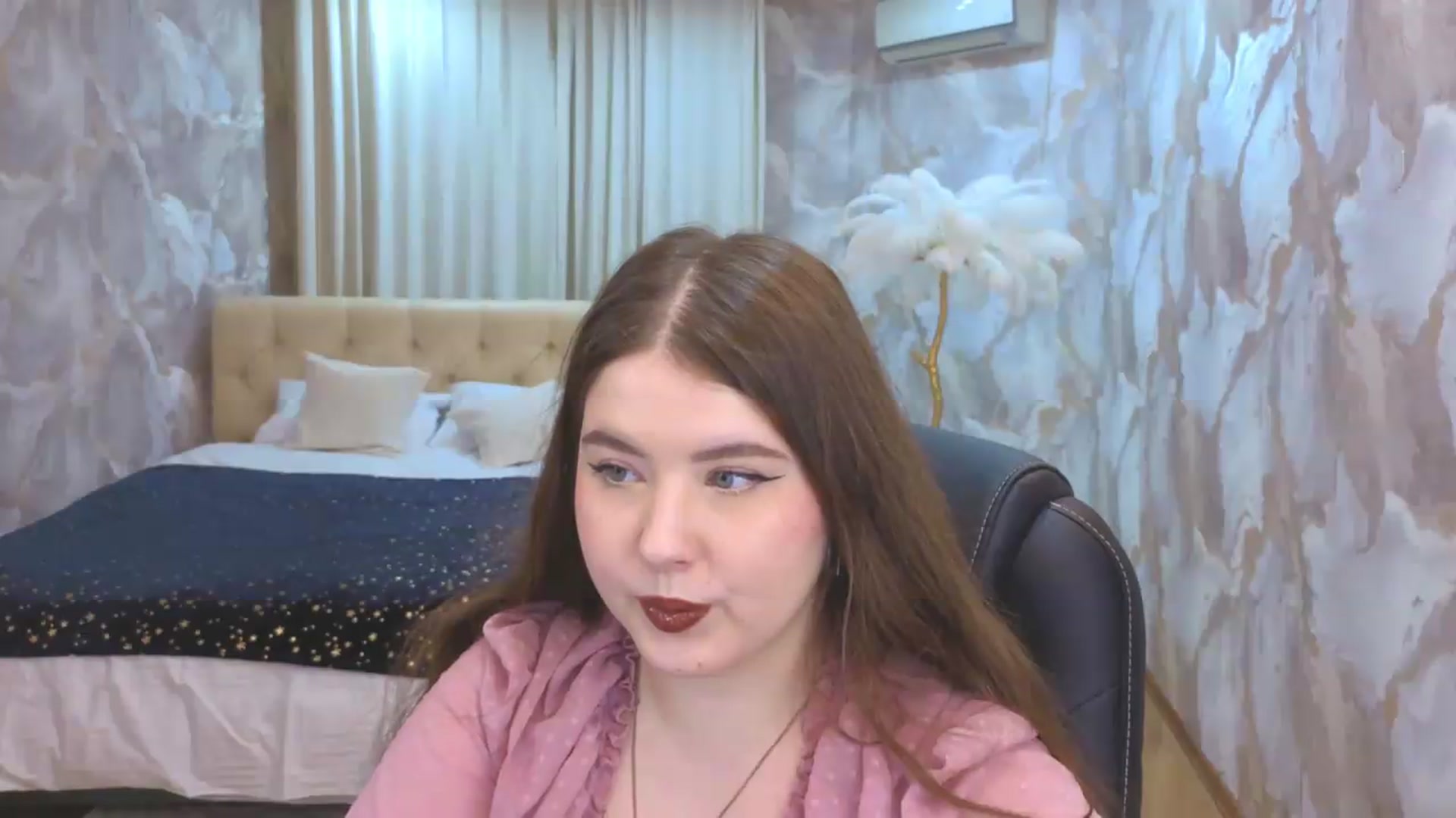 Gallery image thumbnail from EnigmaVeil's myfreecams stream on, 08/15/2026, 24:58 image 10 of 20