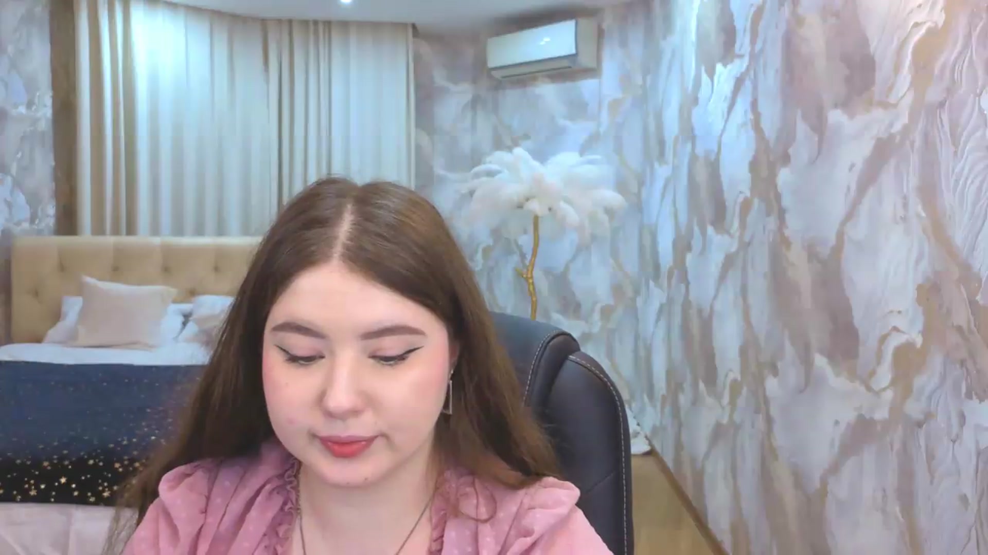 Gallery image thumbnail from EnigmaVeil's myfreecams stream on, 08/15/2026, 24:58 image 2 of 20