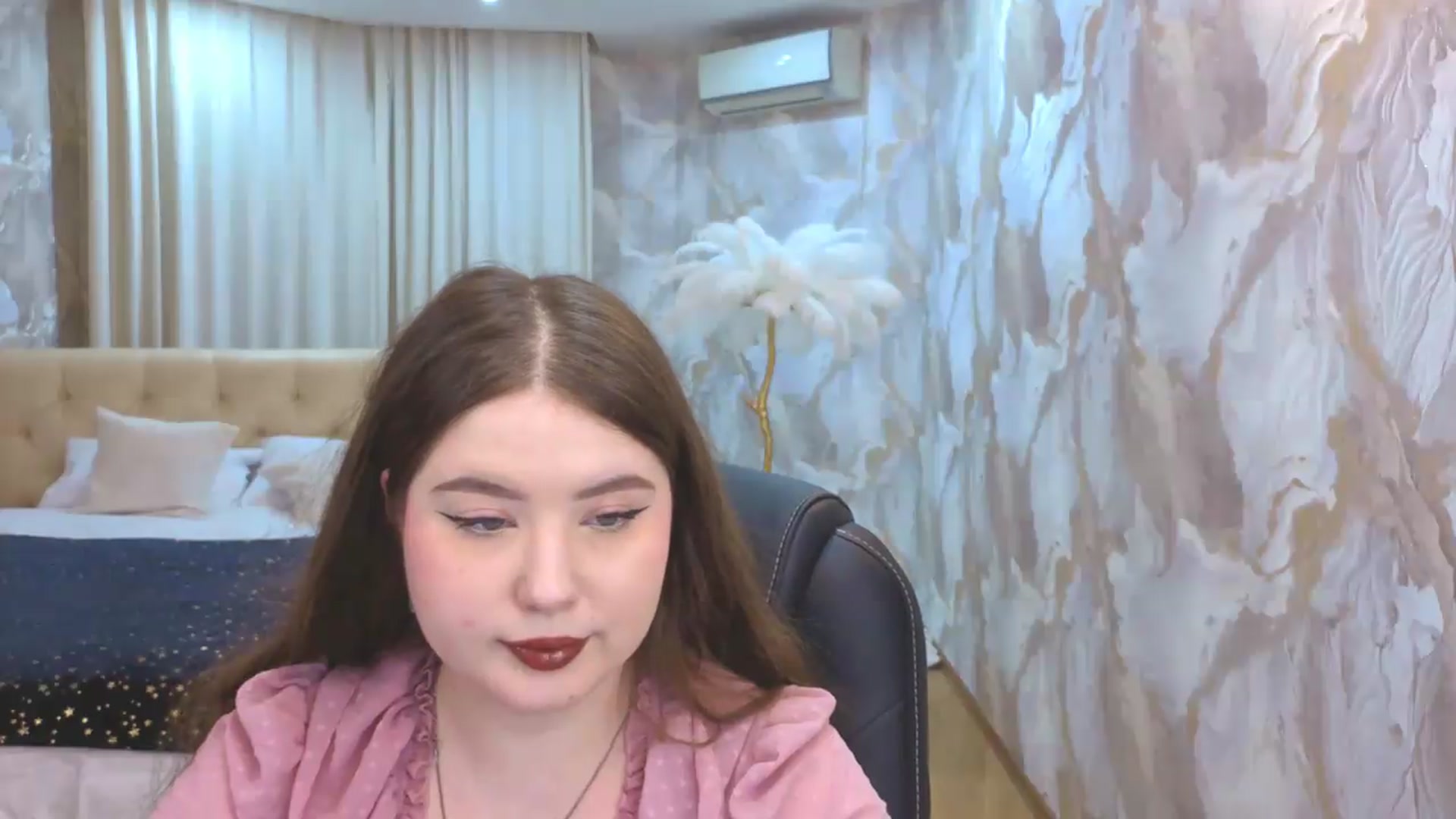 Gallery image thumbnail from EnigmaVeil's myfreecams stream on, 08/15/2026, 24:58 image 3 of 20