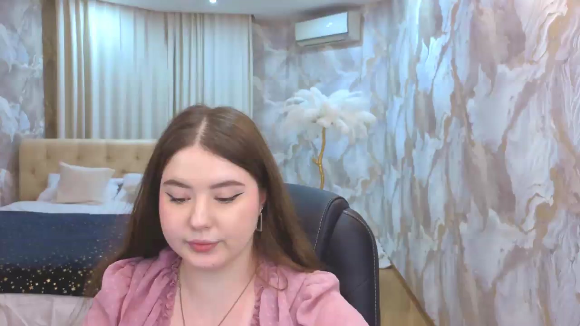 Gallery image thumbnail from EnigmaVeil's myfreecams stream on, 08/15/2026, 24:58 image 1 of 20
