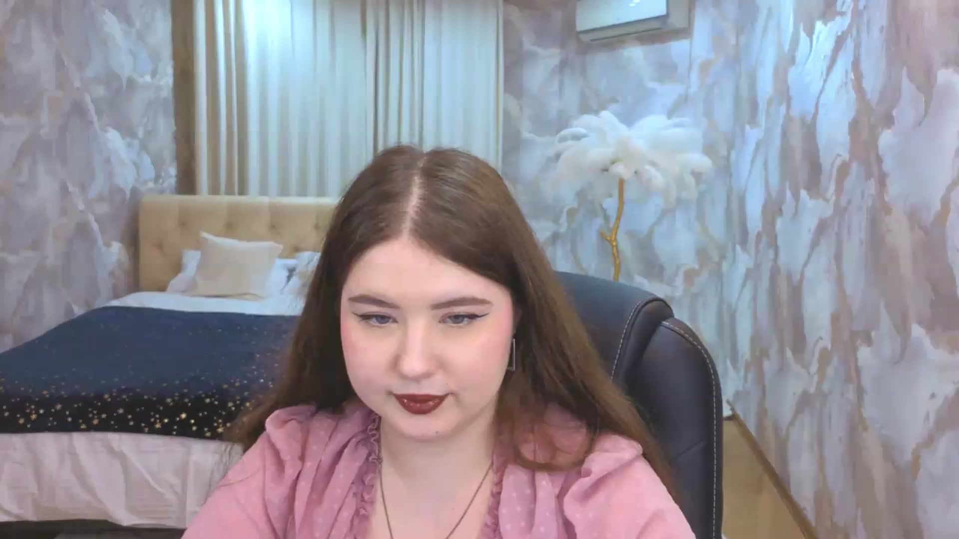 Gallery image thumbnail from EnigmaVeil's myfreecams stream on, 08/15/2026, 24:58 image 6 of 20