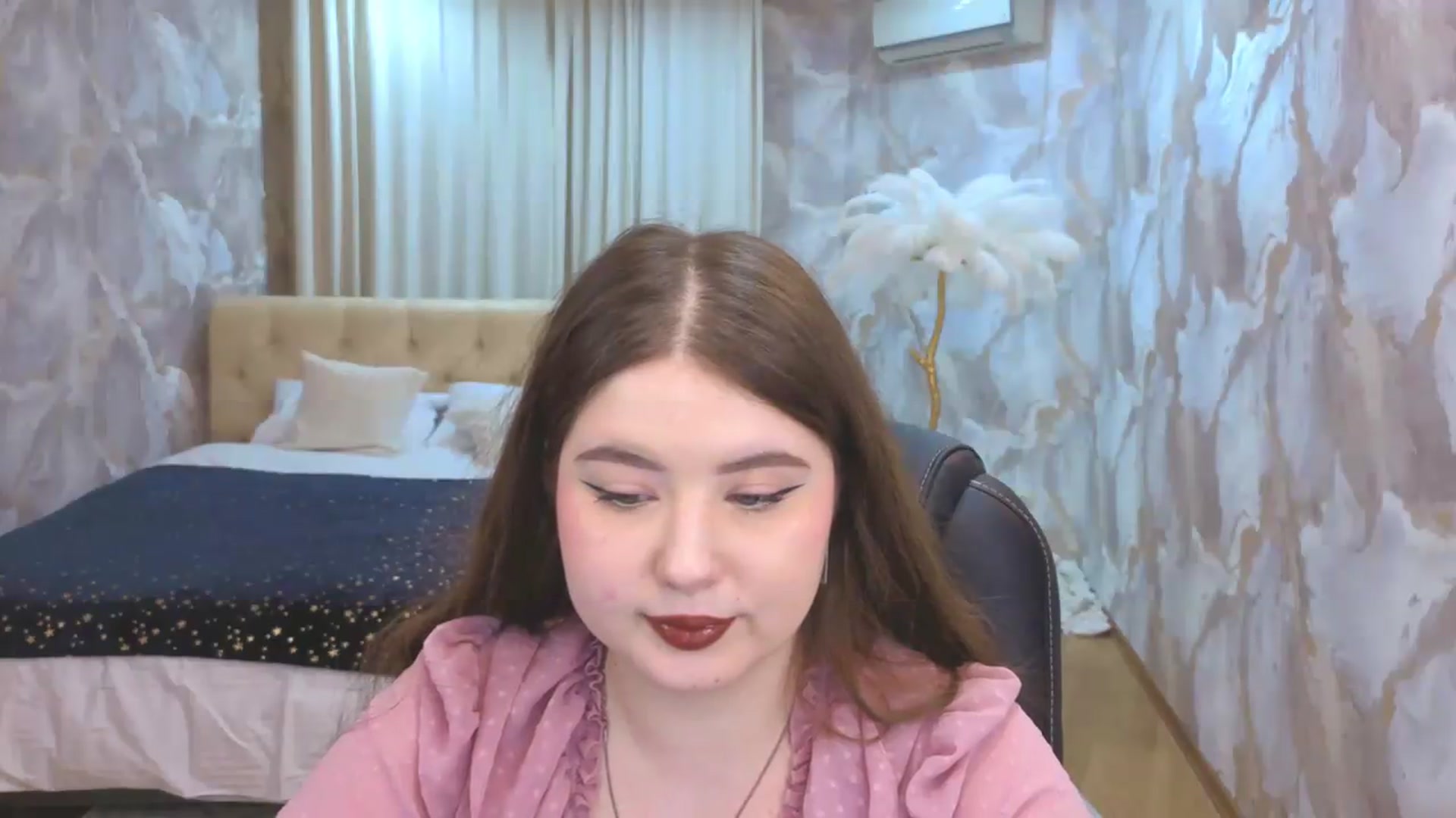 Gallery image thumbnail from EnigmaVeil's myfreecams stream on, 08/15/2026, 24:58 image 4 of 20