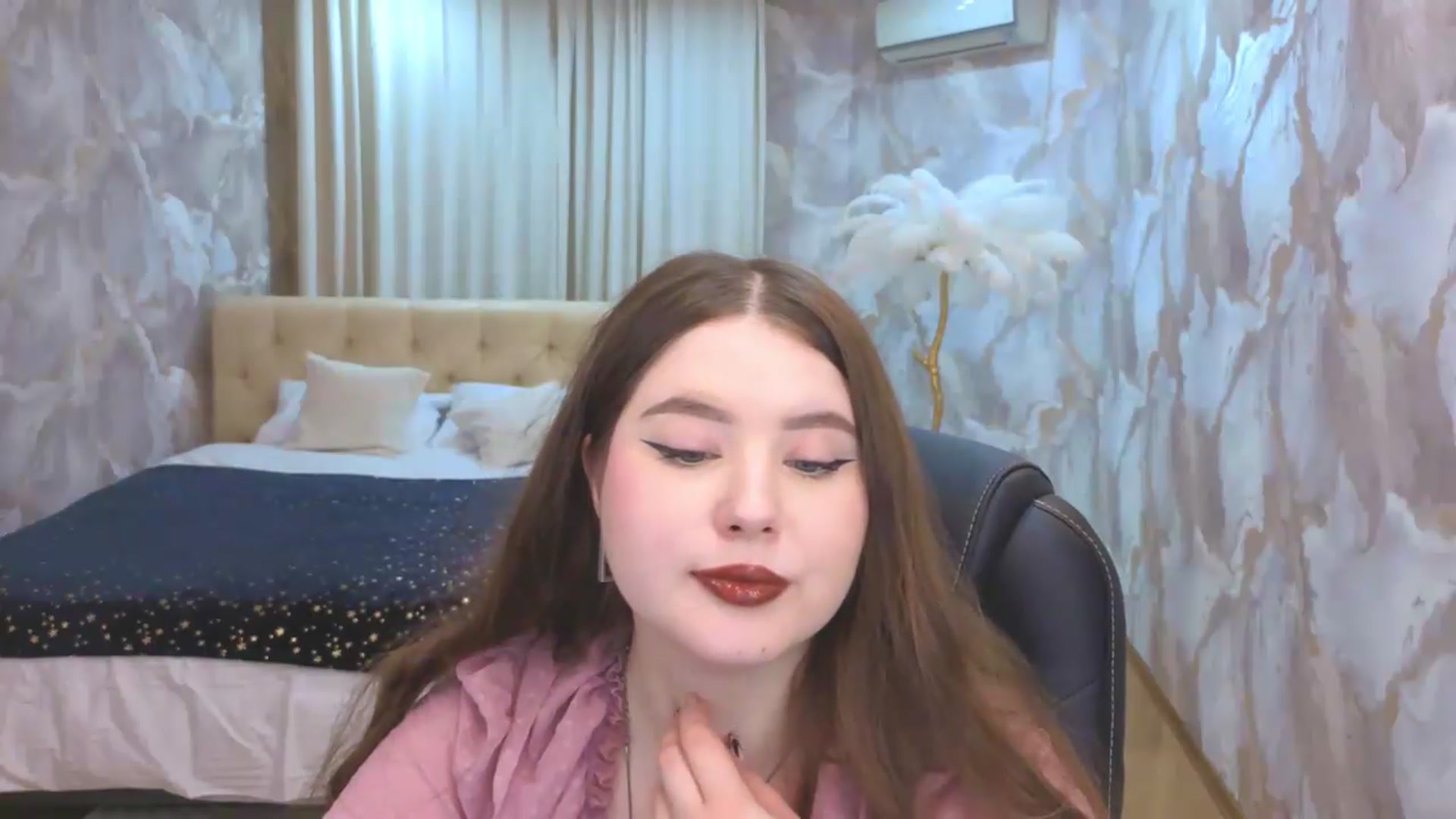 Gallery image thumbnail from EnigmaVeil's myfreecams stream on, 08/15/2026, 24:58 image 13 of 20