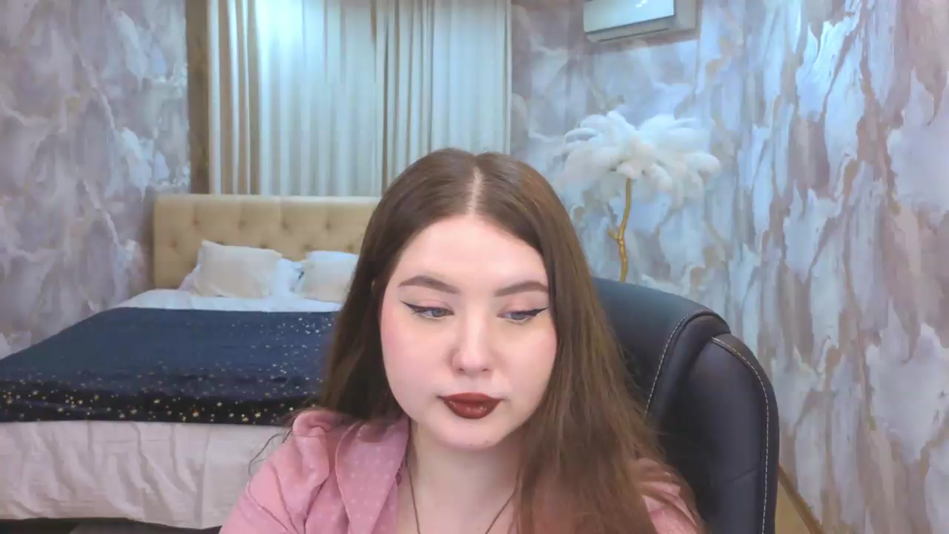 Gallery image thumbnail from EnigmaVeil's myfreecams stream on, 08/15/2026, 01:45 image 17 of 20