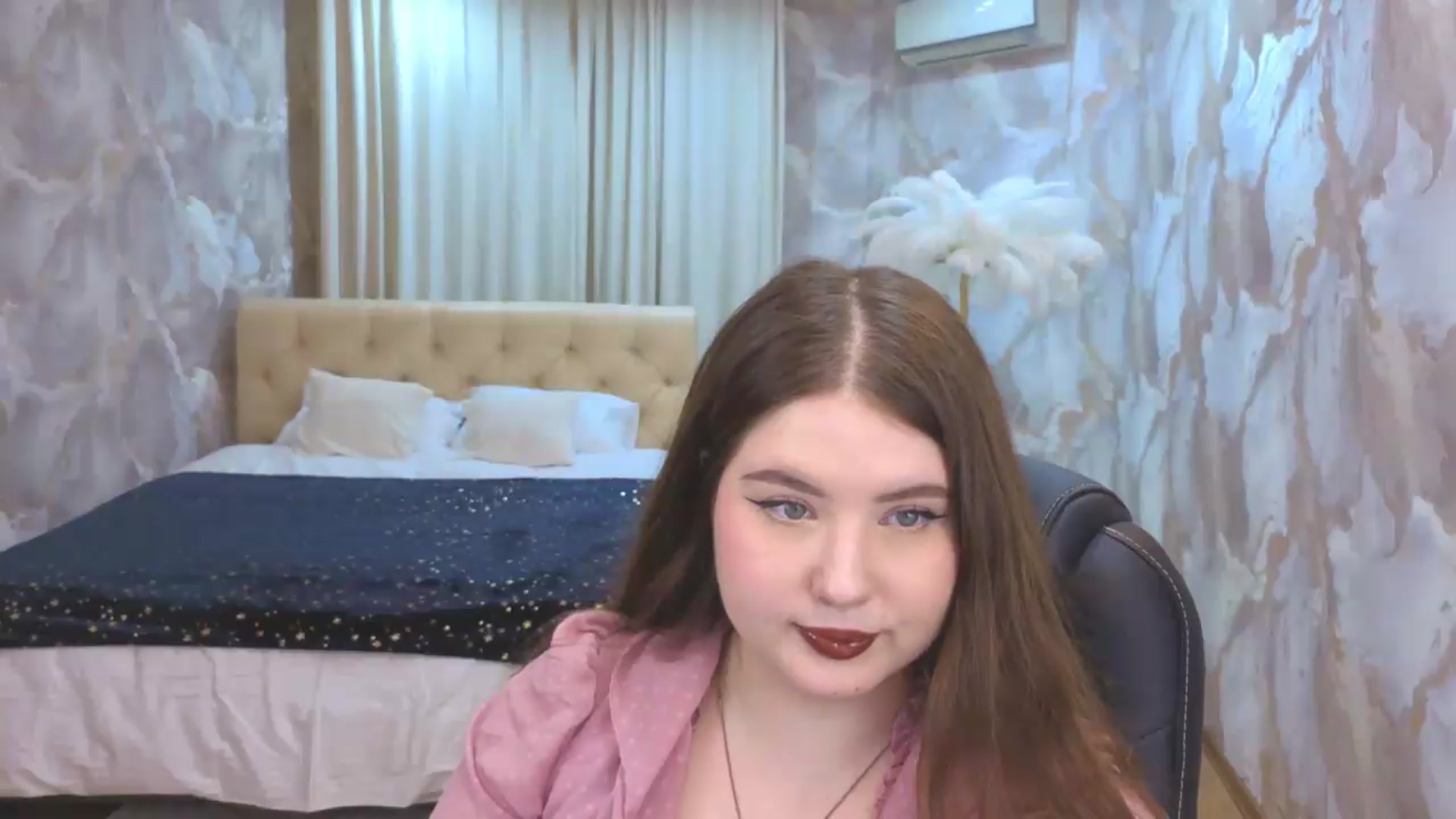 Gallery image thumbnail from EnigmaVeil's myfreecams stream on, 08/15/2026, 01:45 image 19 of 20
