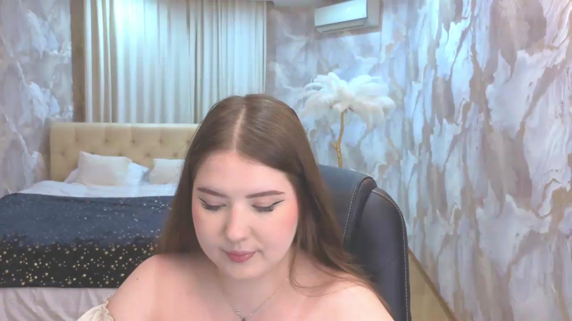 Gallery image thumbnail from EnigmaVeil's myfreecams stream on, 09/11/2026, 19:46 image 17 of 20